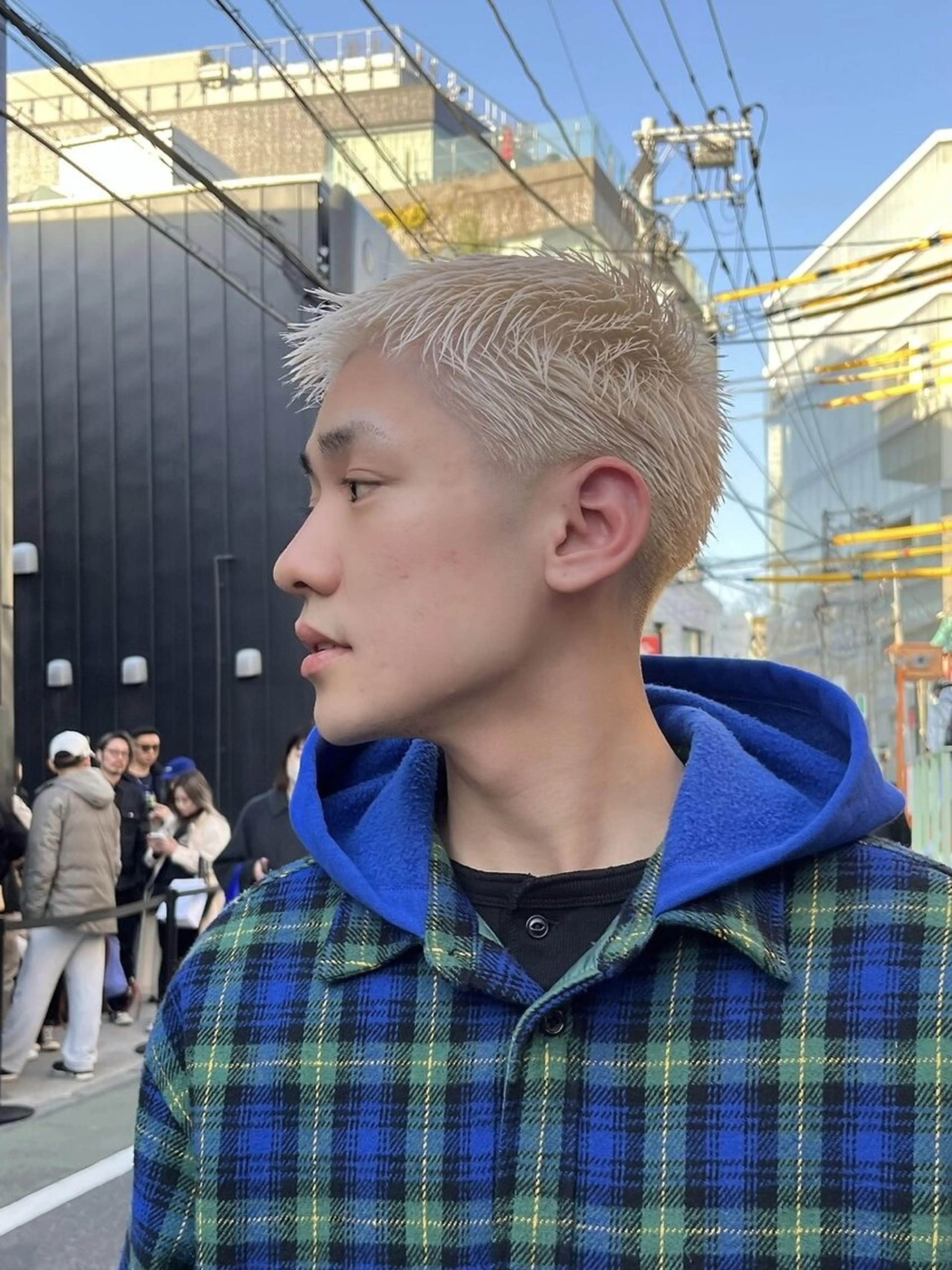 ショート カラー メンズ メンズブリーチ メンズハイトーン メンズショート スパイキーショート メンズベリーショート 渋谷 メンズカット 佐伯 将のヘアスタイル