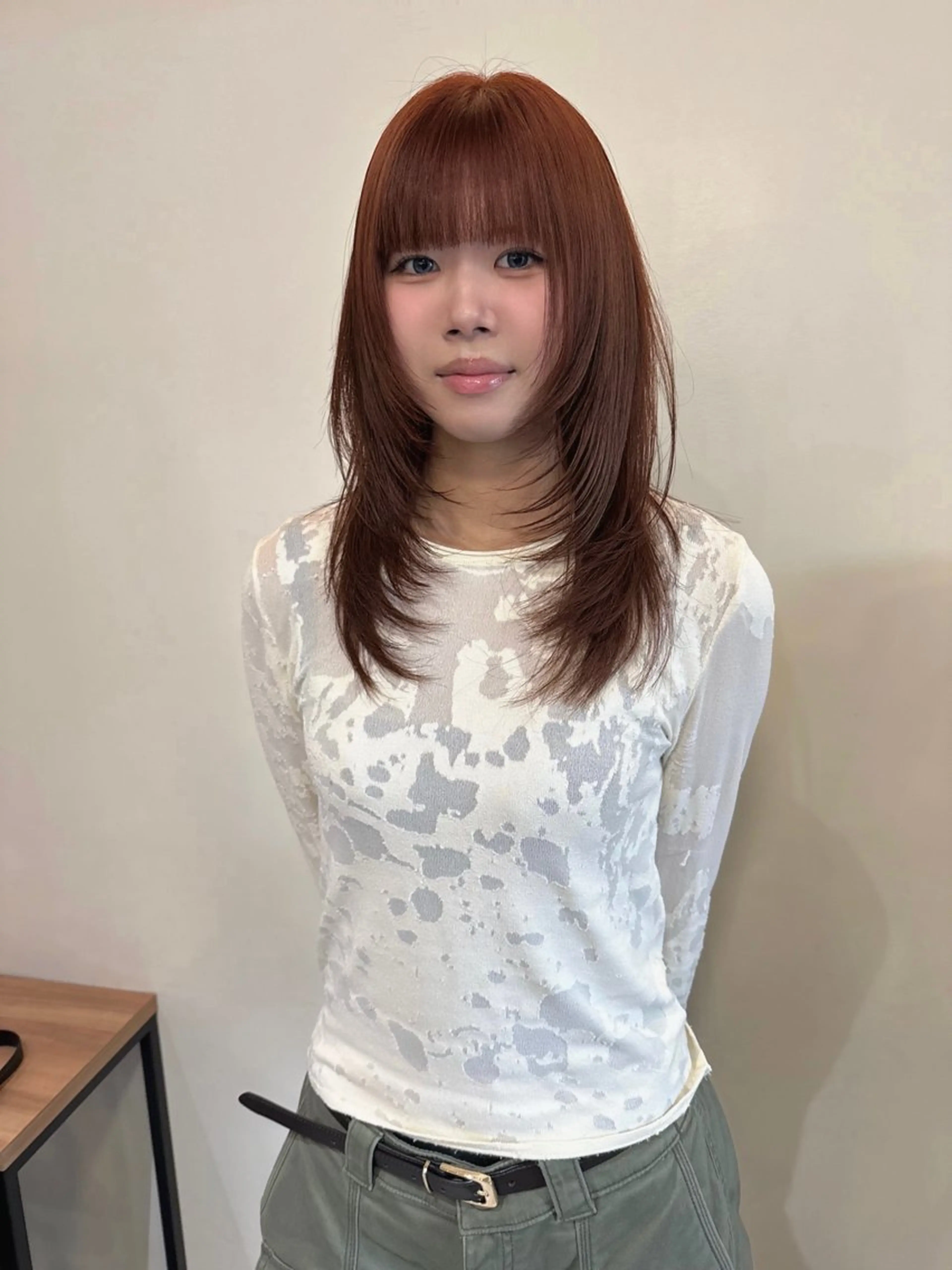 ミディアム オレンジブラウン カット ヘアカラー レイヤーカット\ウル フ　chinatsuのヘアスタイル