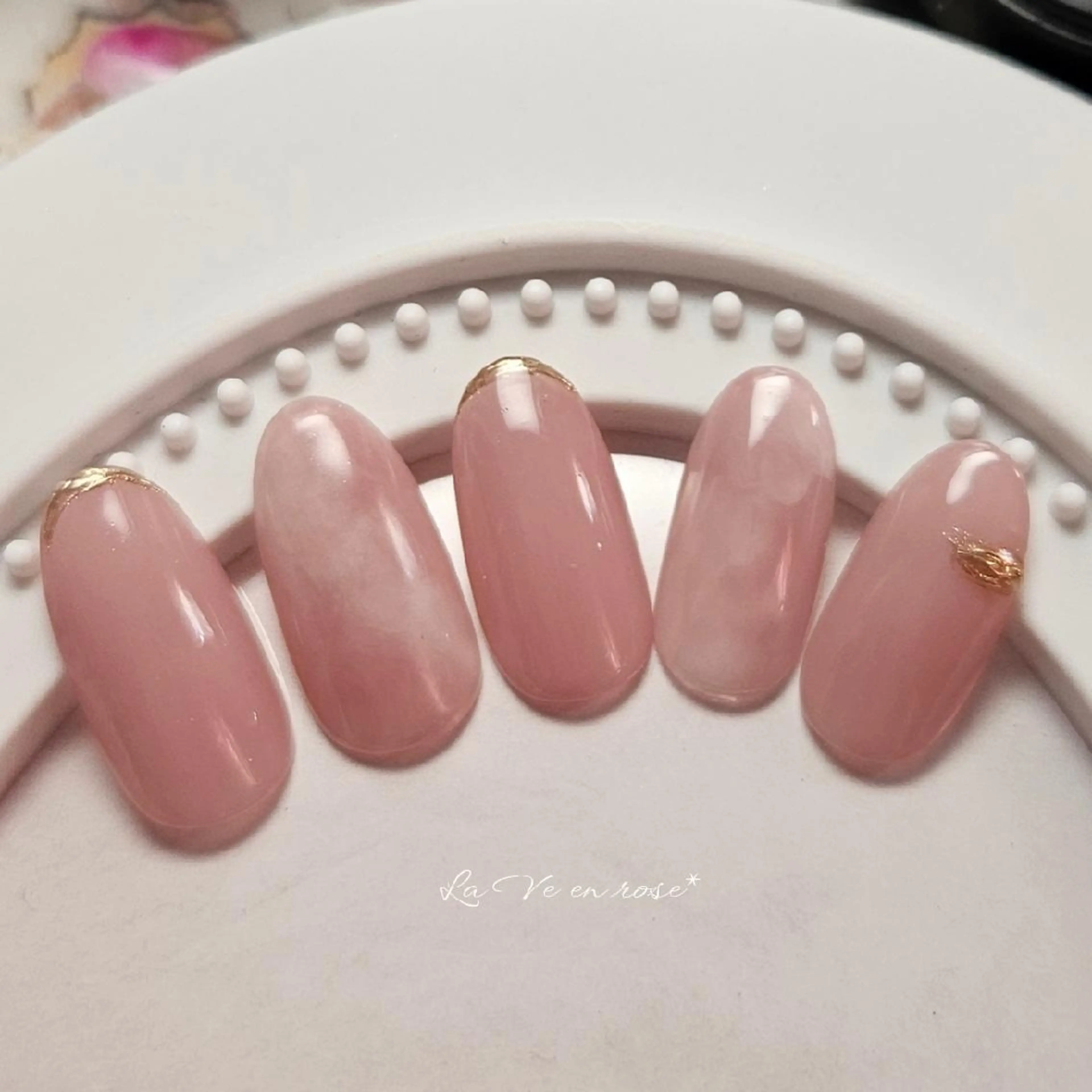 ネイル シンプルネイル ラヴィアン ローズのネイルデザイン