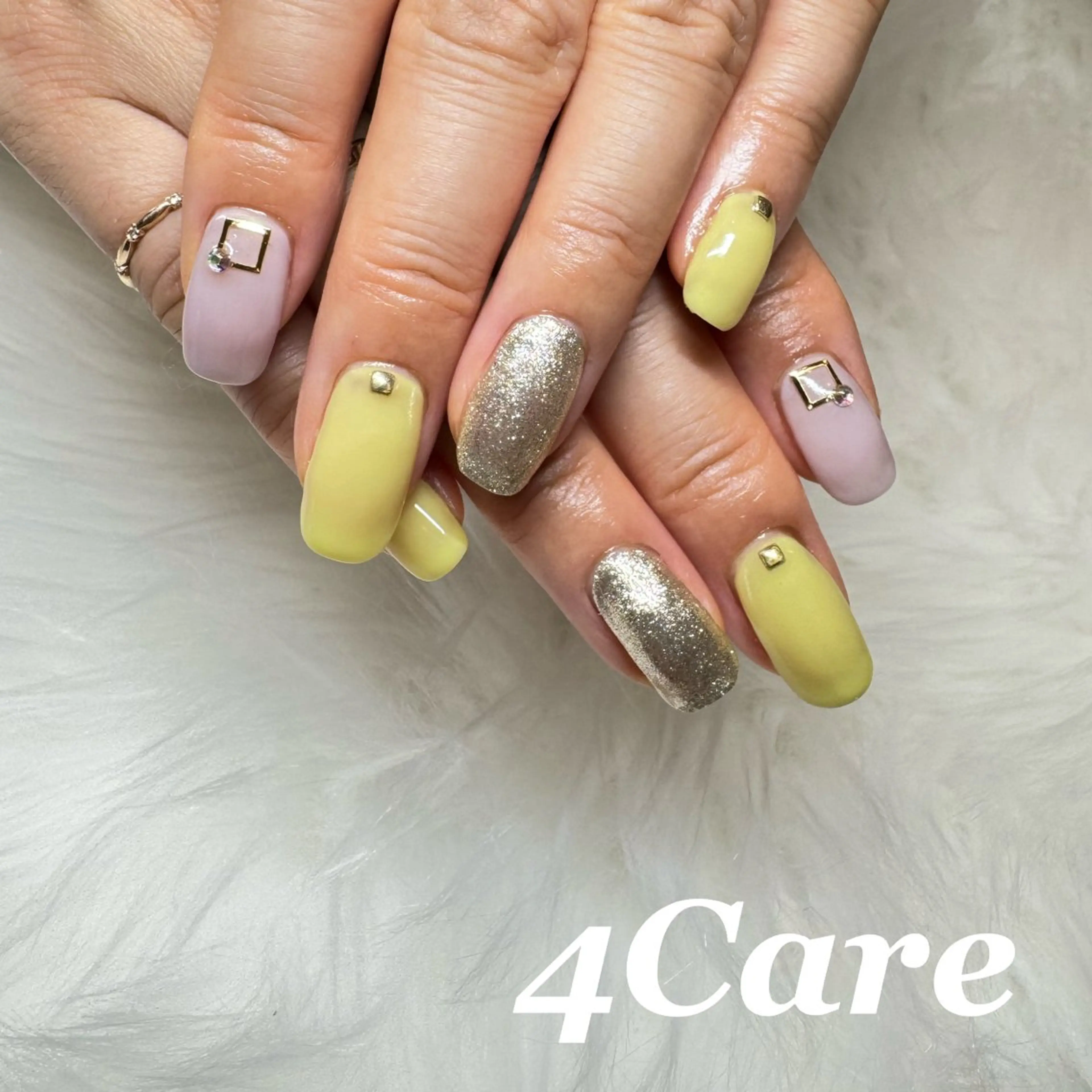 ネイル ハンドネイル 4Care Yのネイルデザイン