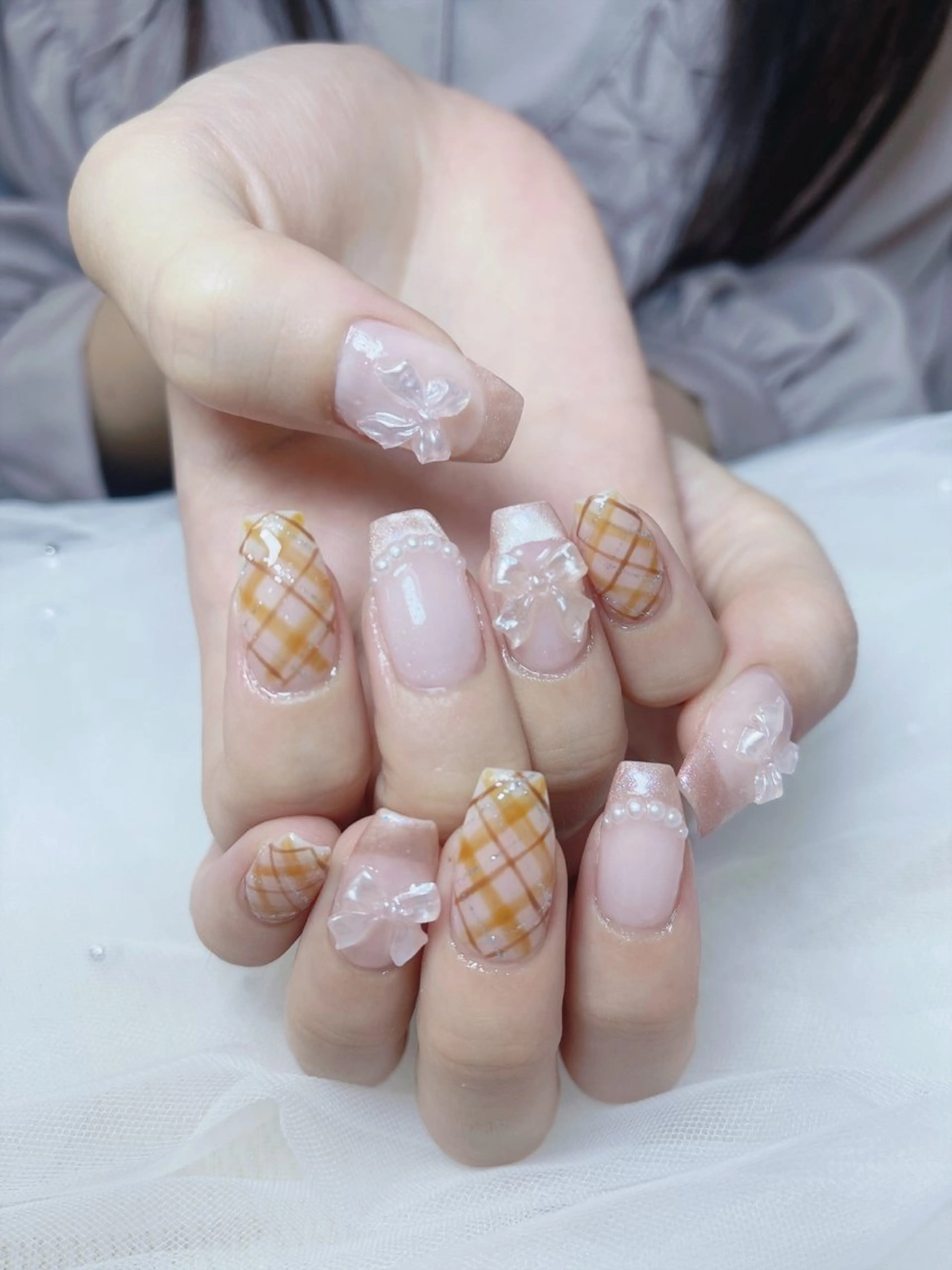 ネイル チークネイル フレンチネイル グラデーション キラキラネイル 韓国ネイル ハンドネイル DUO   MI nail salonのネイルデザイン