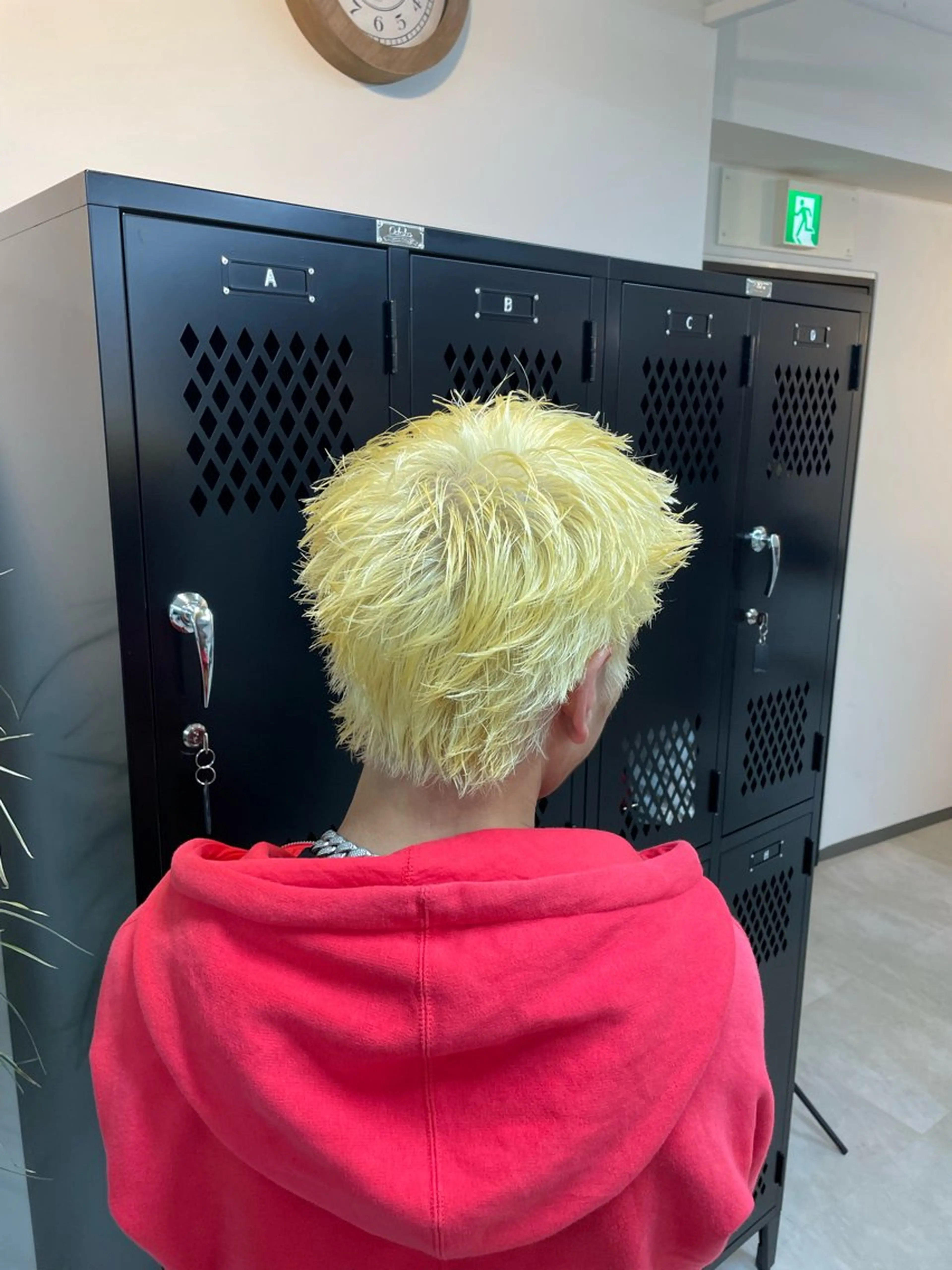 ショート カラー ブロンド 重松 丈博のヘアスタイル