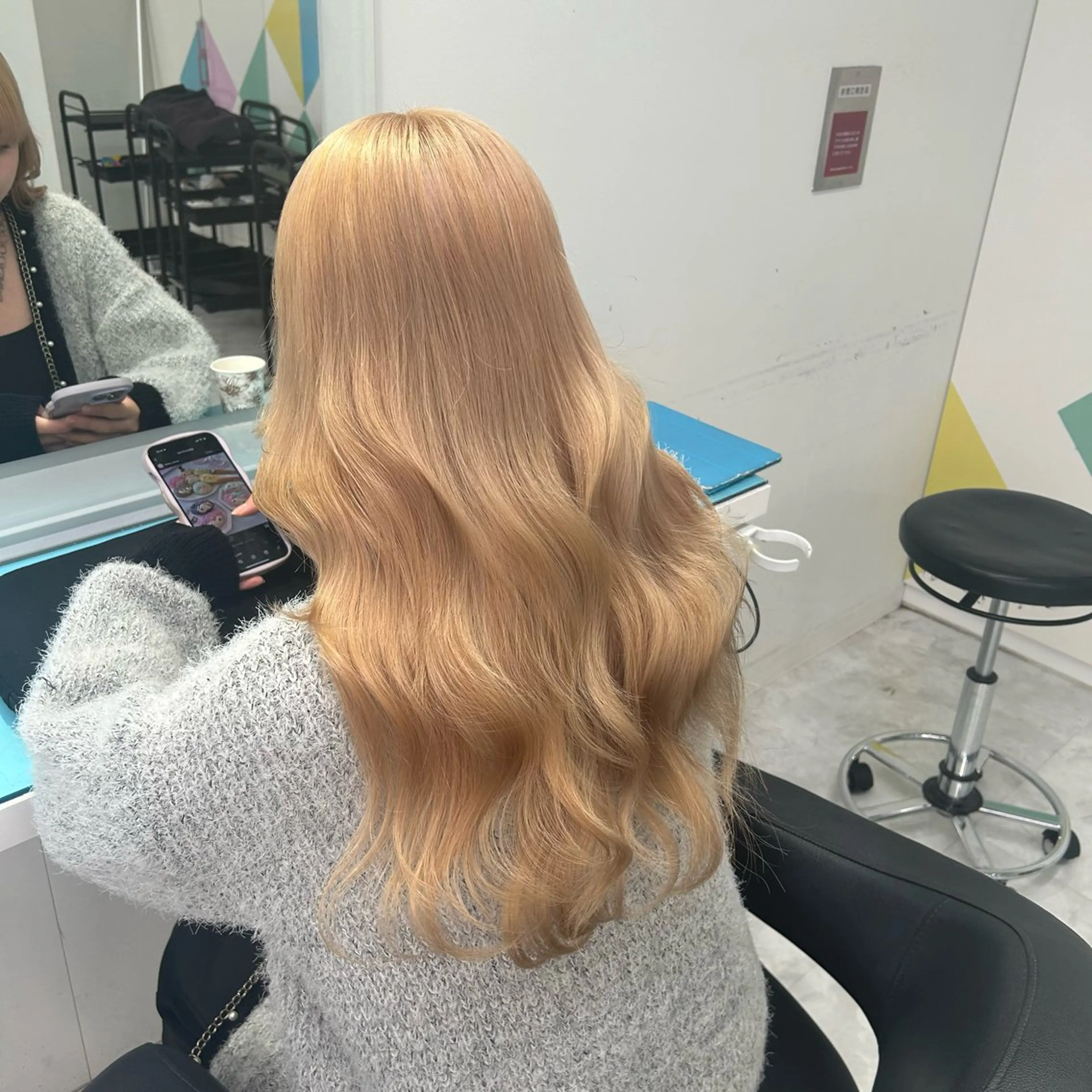 ロング カラー モテ髪ハイトーン🫧 serina🎀池袋のヘアスタイル