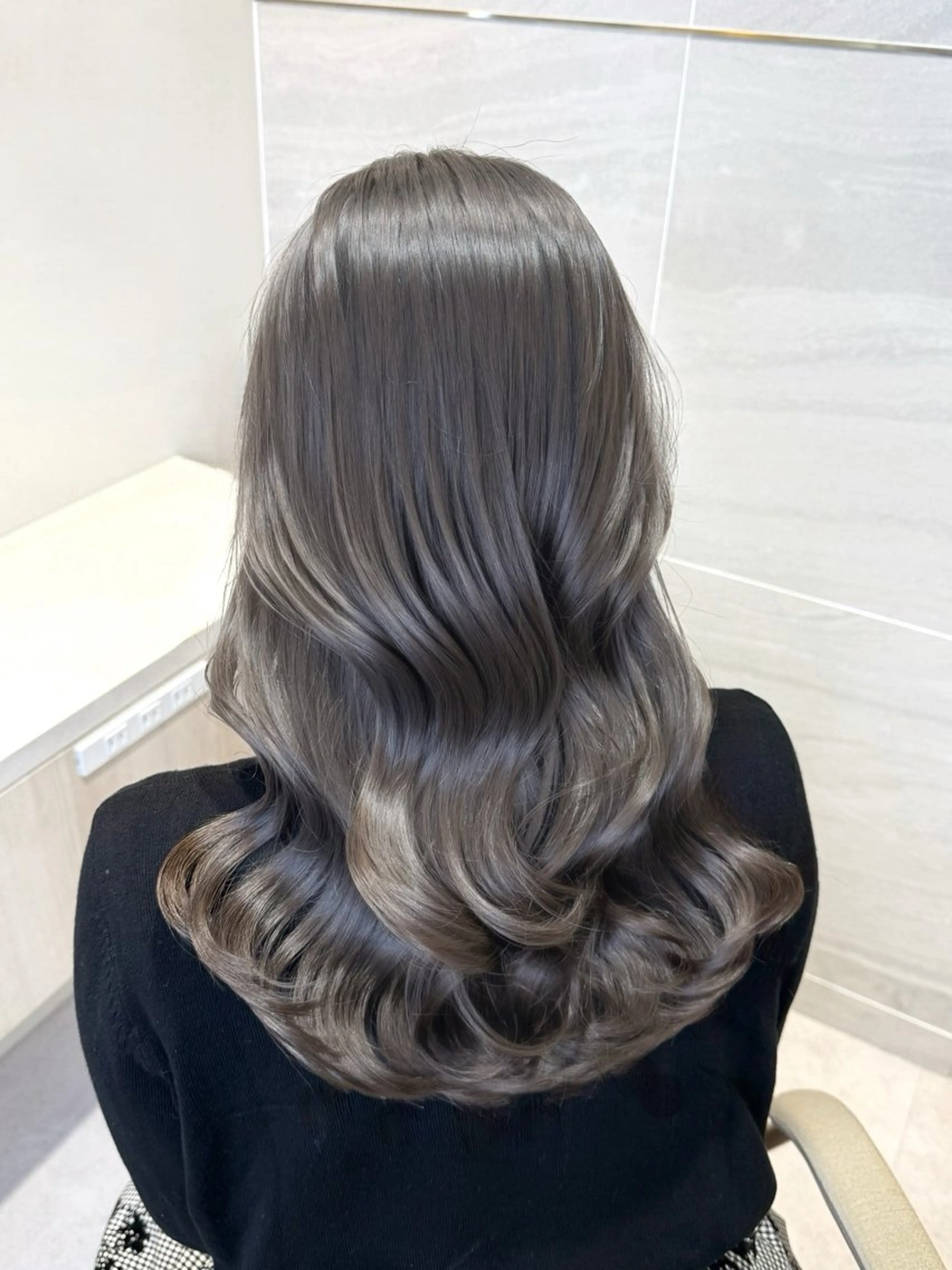 ロング カラー アッシュ アッシュブラウン ブラウンカラー イルミナカラー カット ヘアカラー トリートメント 透明感カラー🌿 グレージュ🐺陽介のヘアスタイル