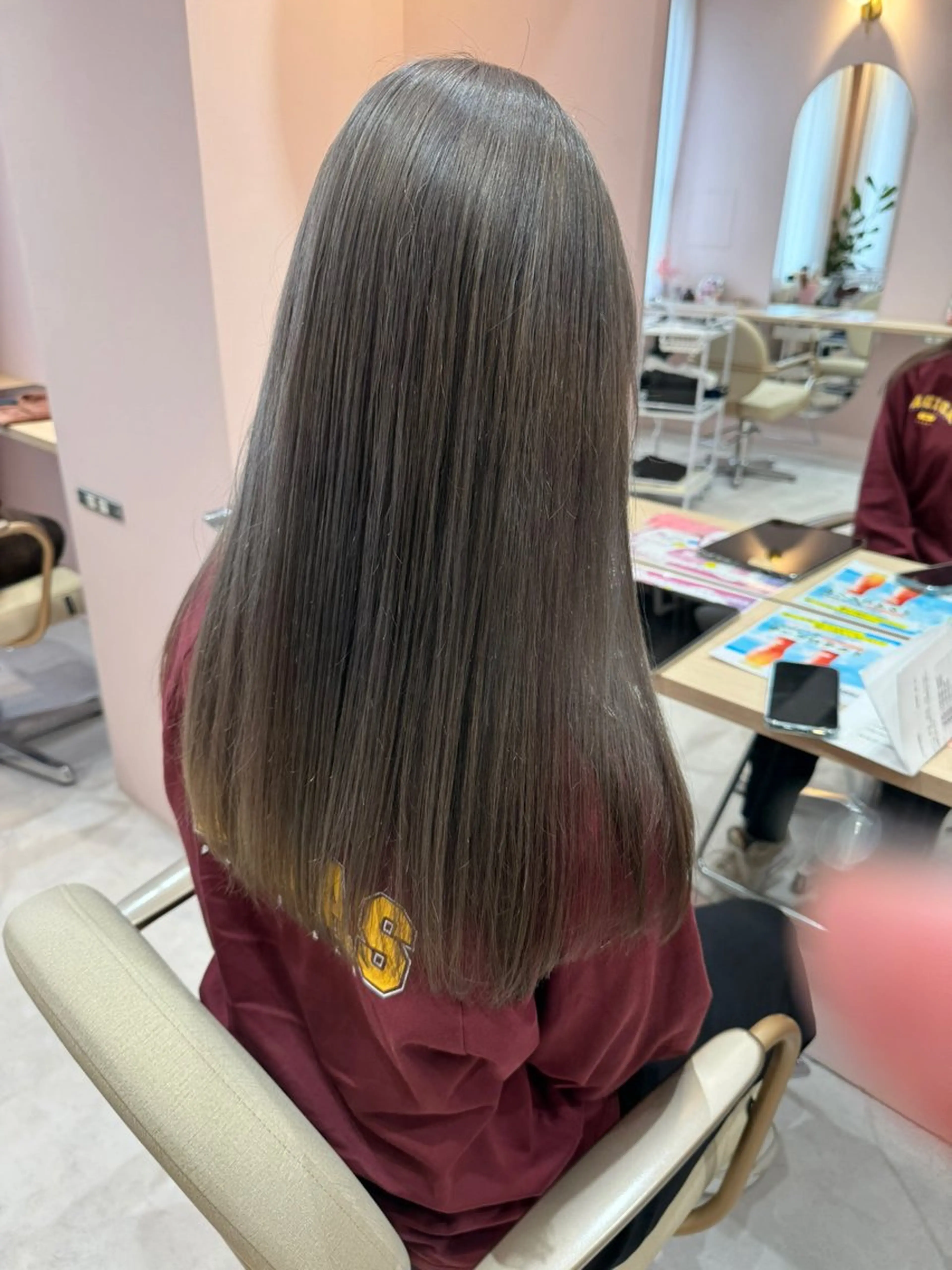 ロング カラー 透明感カラー グレージュ fika所属・安藤 航平のヘアスタイル