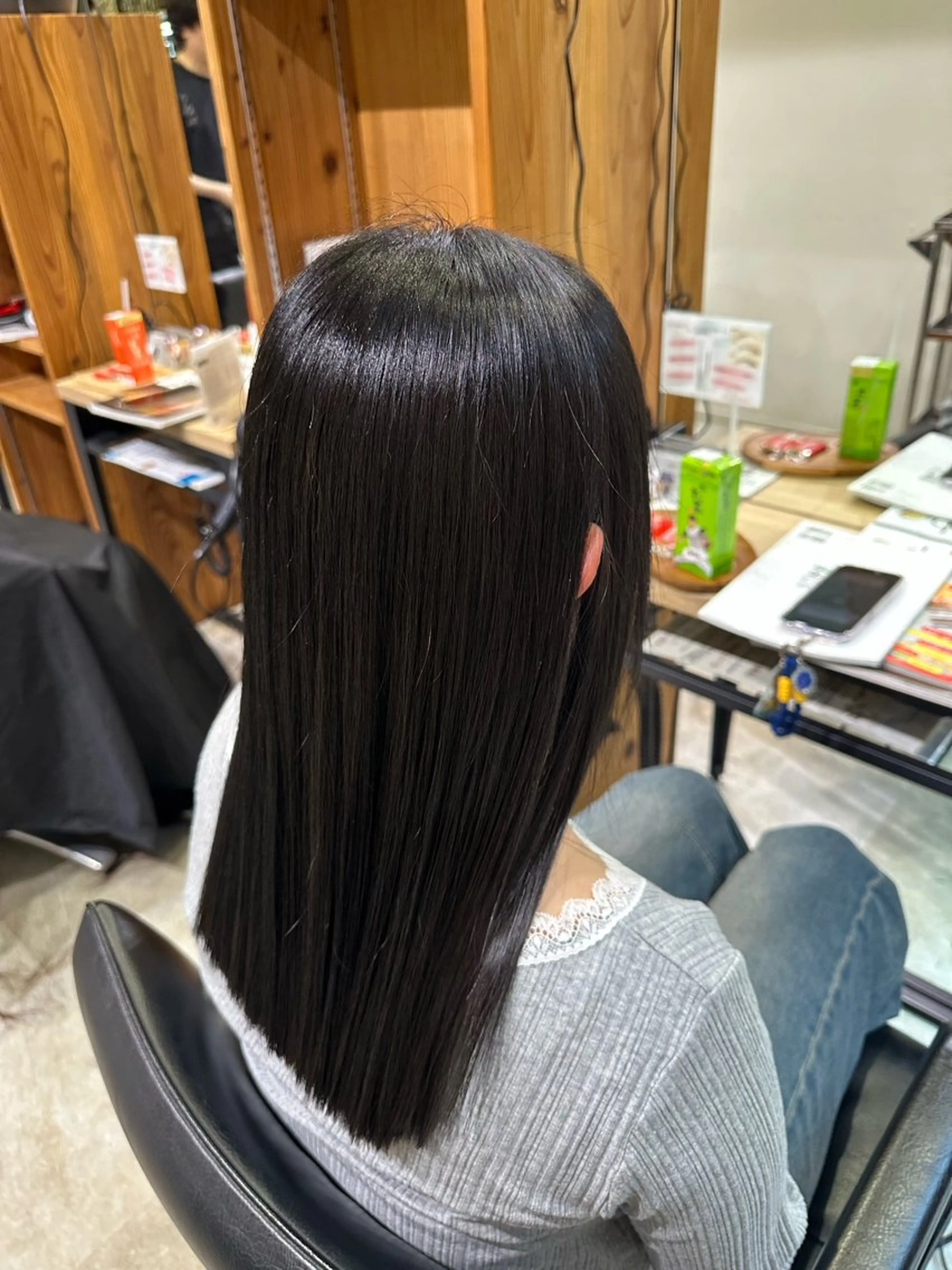 ロング カラー 学生 カット ヘアカラー トリートメント 伊藤 旭華のヘアスタイル