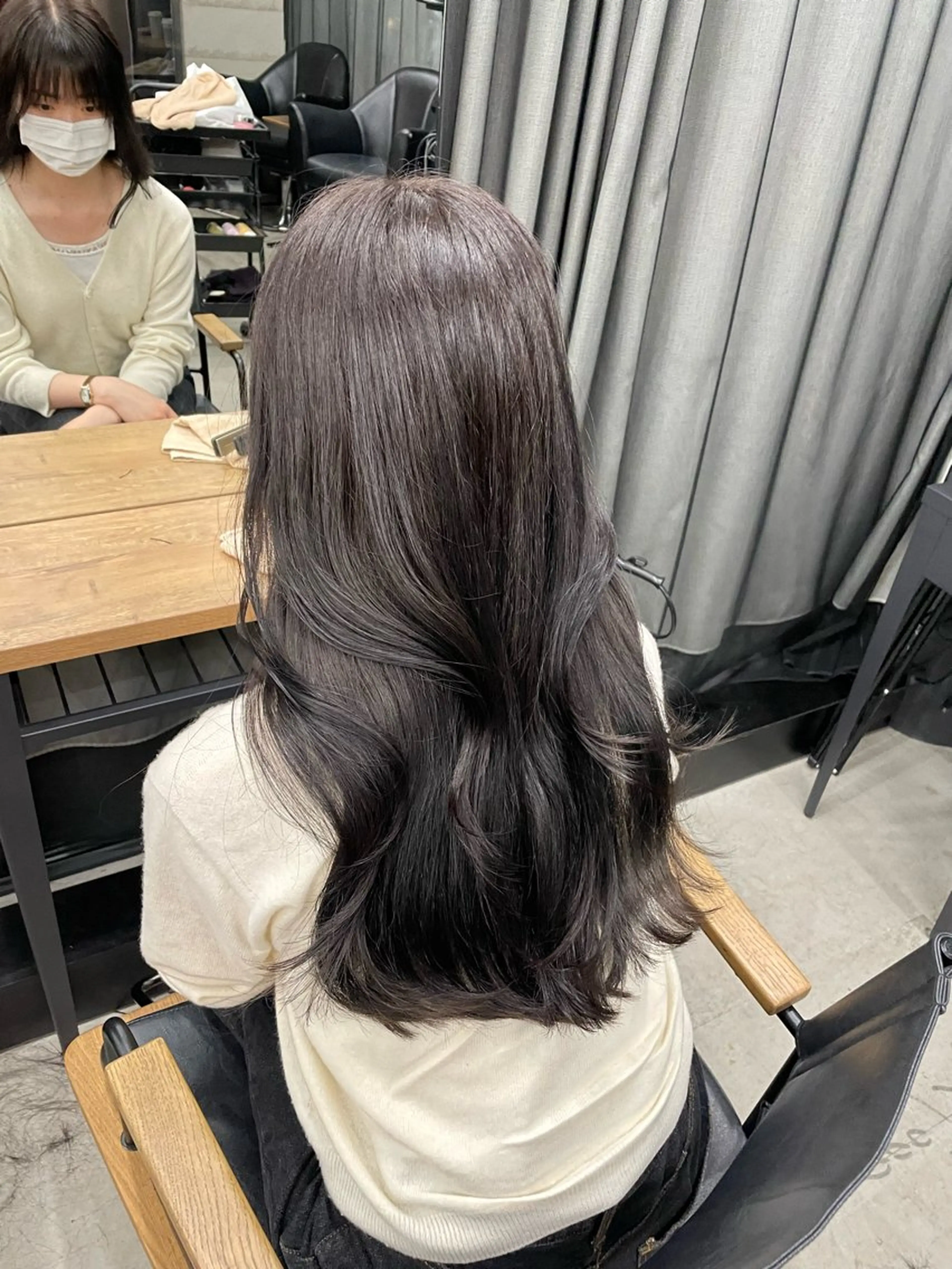 ロング 伊藤 莉奈　韓国ヘアのヘアスタイル
