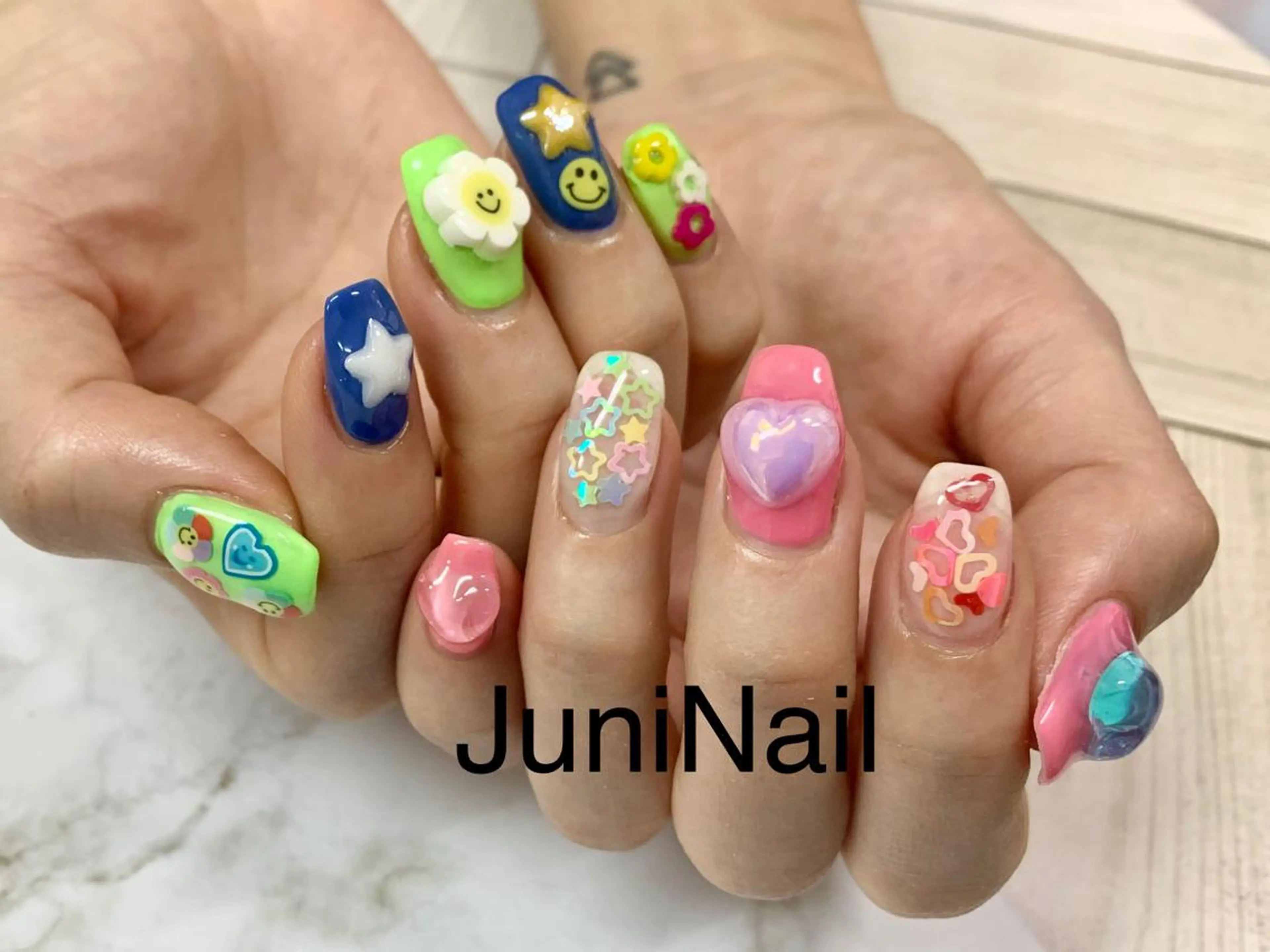ネイル ハンドネイル JuniNail 주니네일🇰🇷suのネイルデザイン