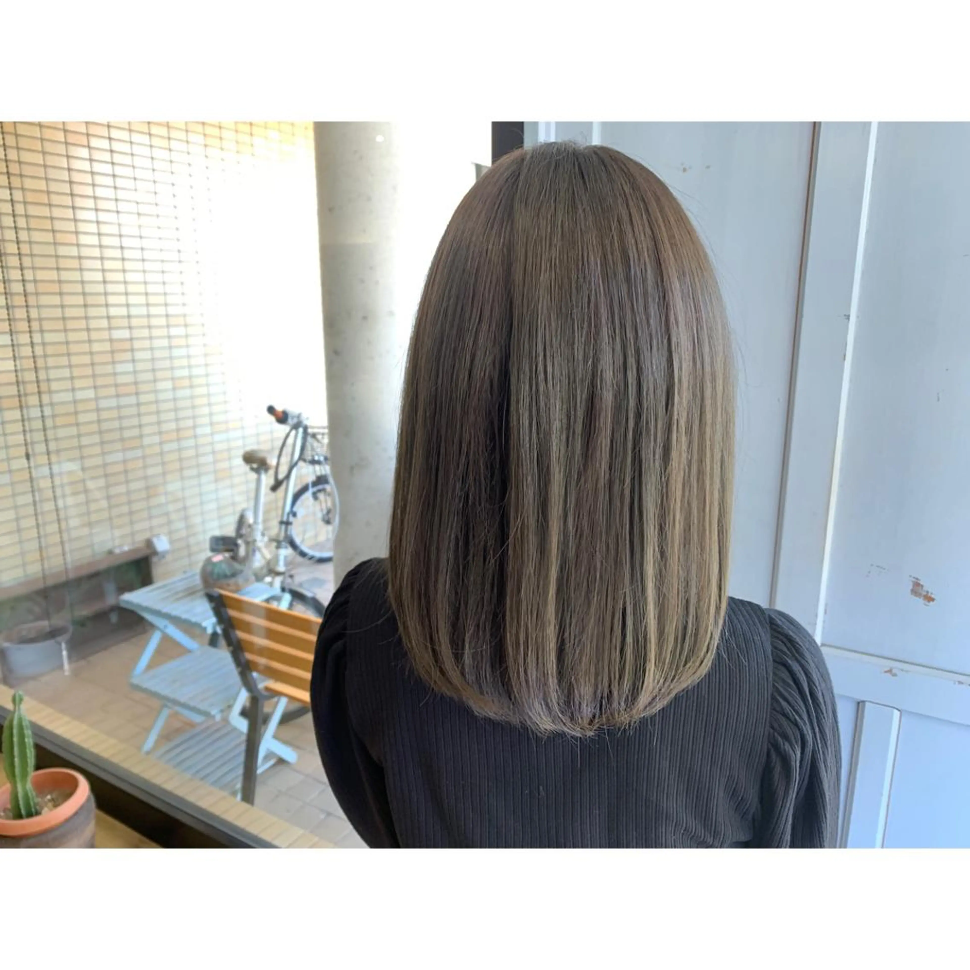 ロング カラー グレージュ オリーブグレージュ オリーブグレー ヘアカラー トリートメント ツキダテ ユイのヘアスタイル