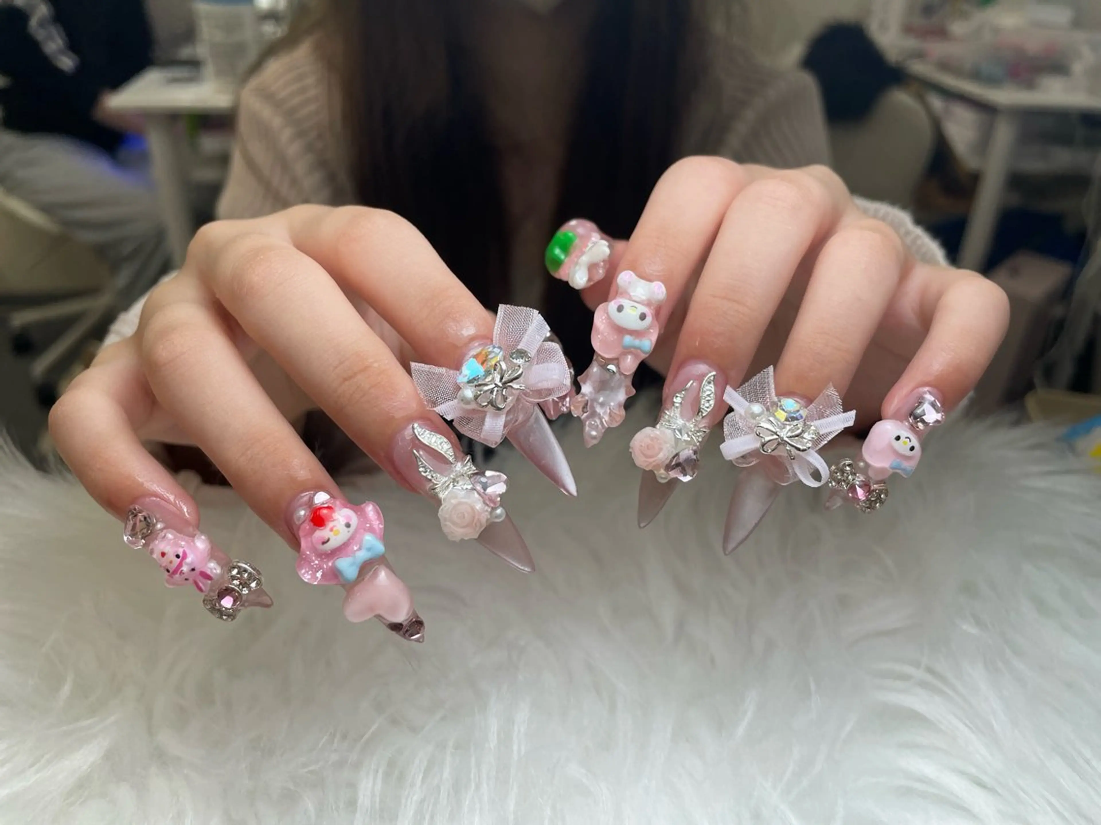 ネイル フレンチネイル ジェルネイル ガーリー 韓国ネイル ロングネイル ハンドネイル ミ ミのネイルデザイン