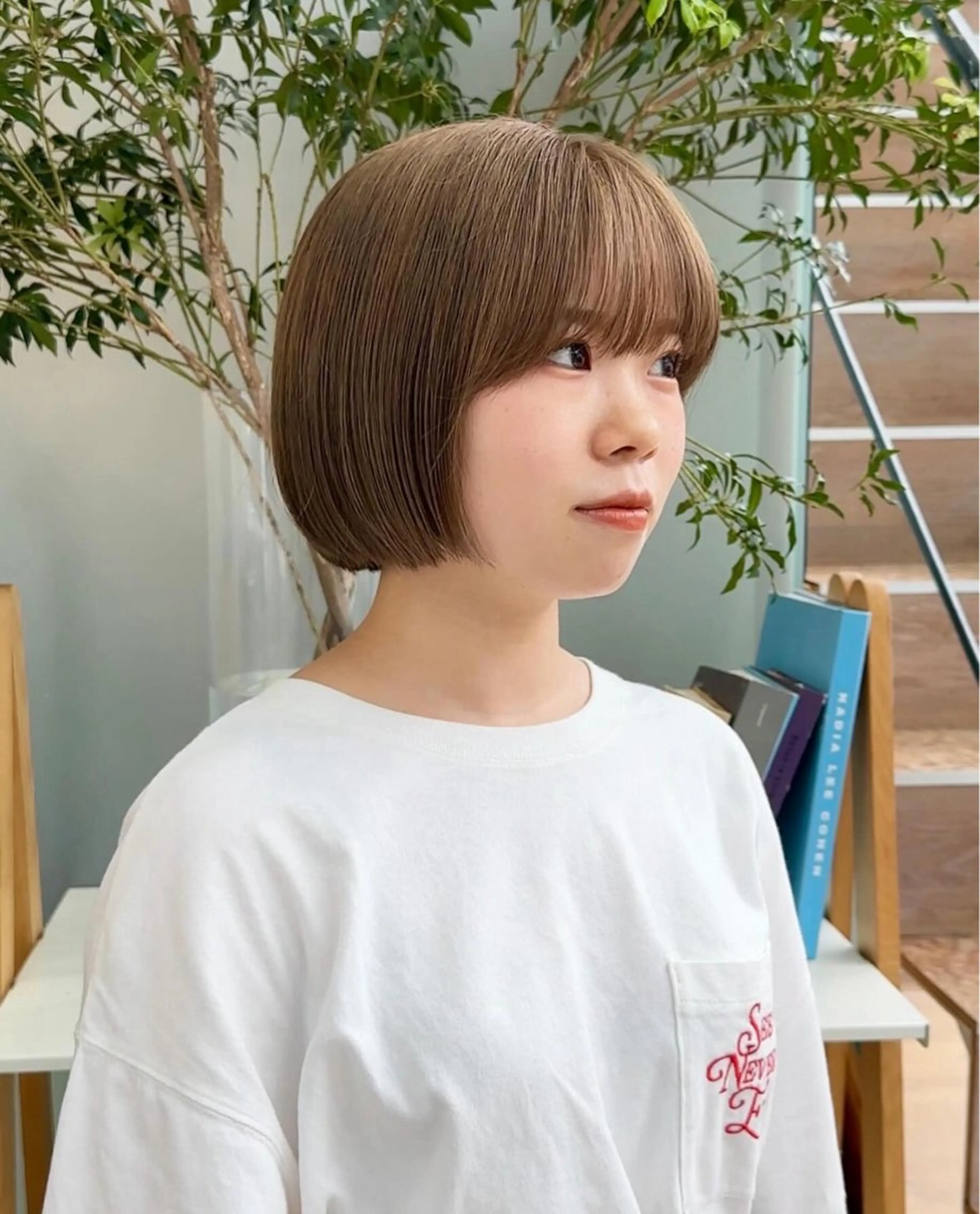 ミディアム カラー ベージュカラー 磯　亜由香🌼 ブリーチ/ボブカットのヘアスタイル