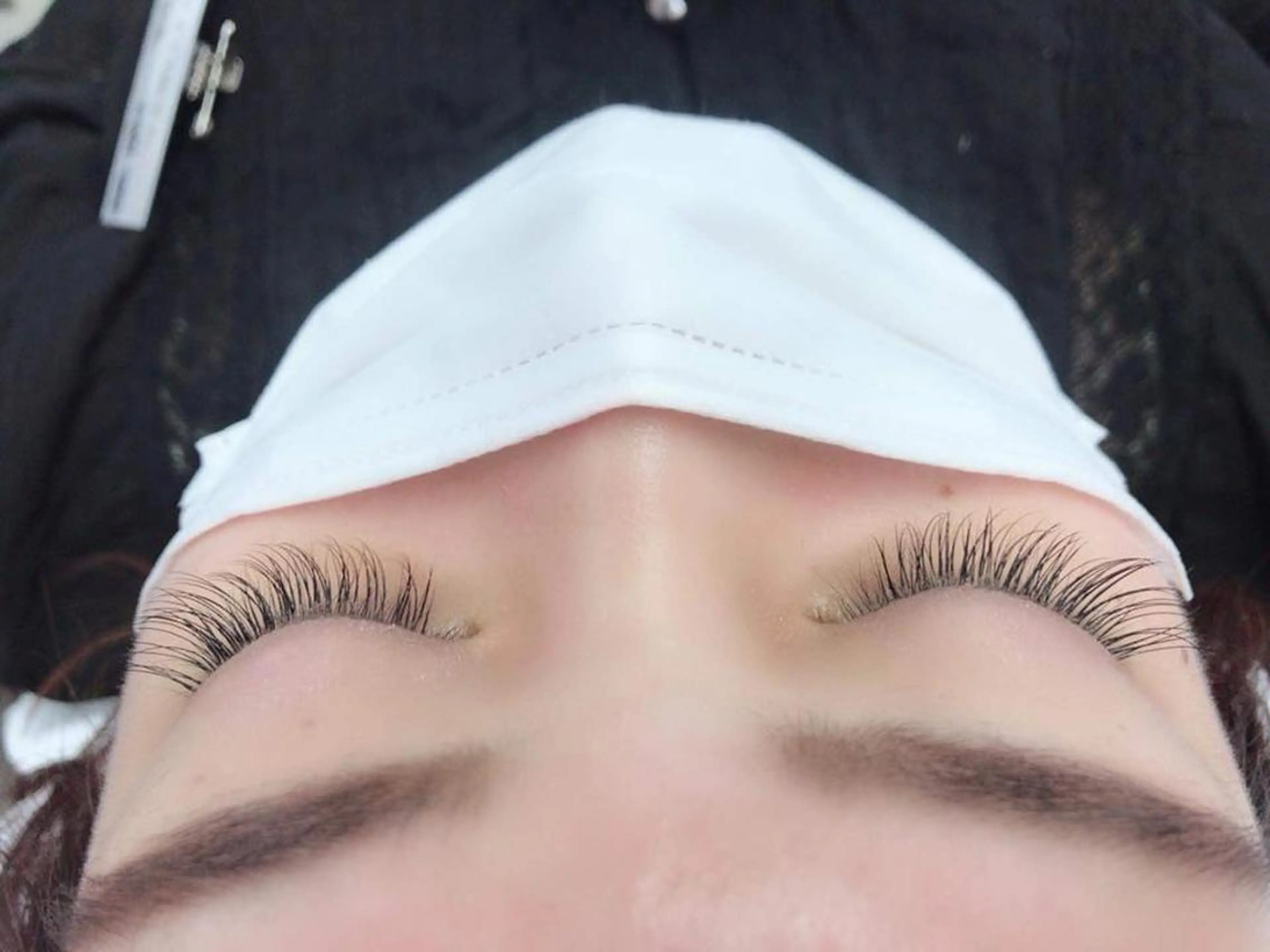 マツエク・マツパ レイヤーカット✖️ 柔らかベージュカラーのヘアスタイル