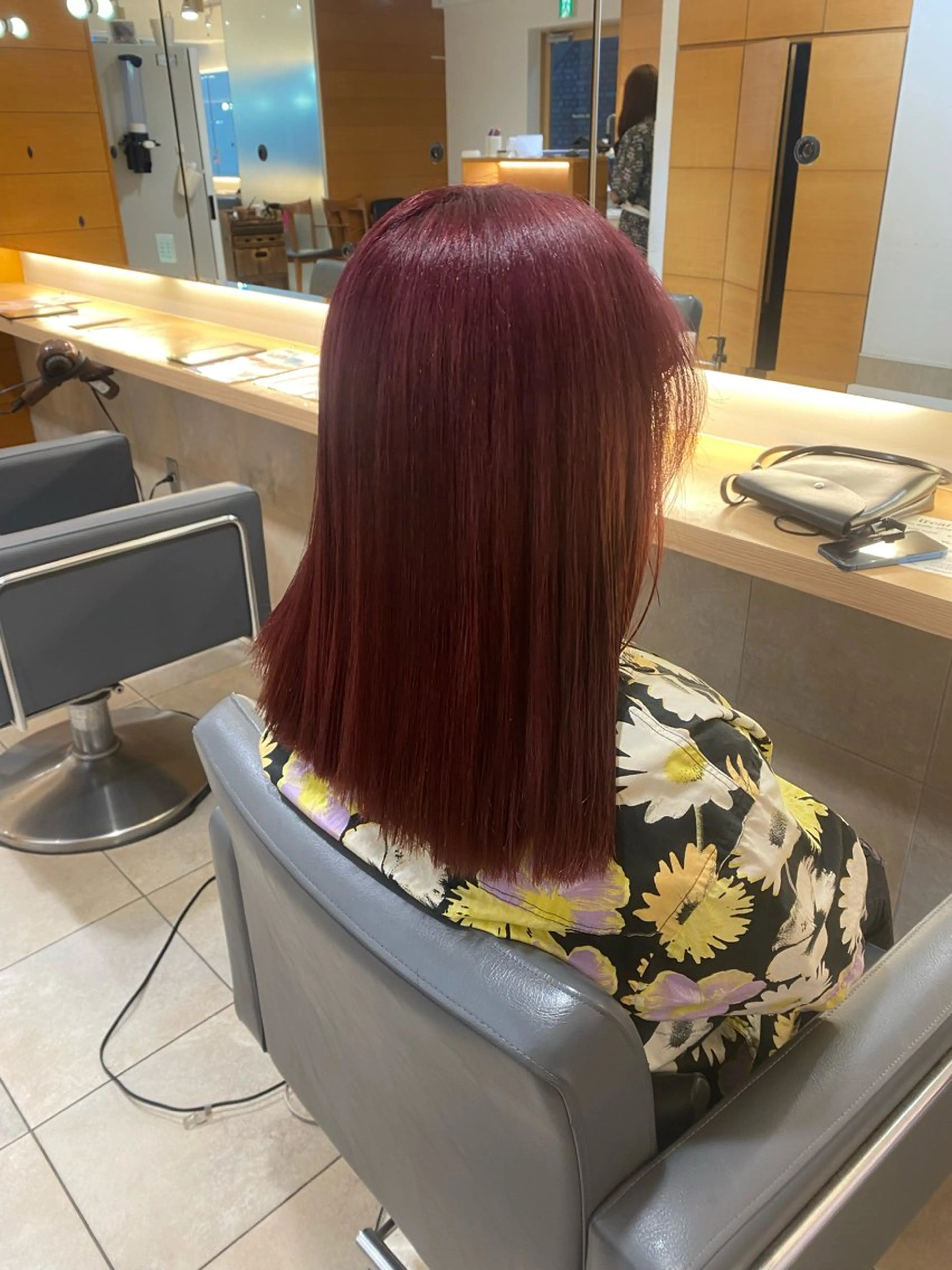 セミロング ヘアカラー 谷川あかり /ナチュラルパーマのヘアスタイル