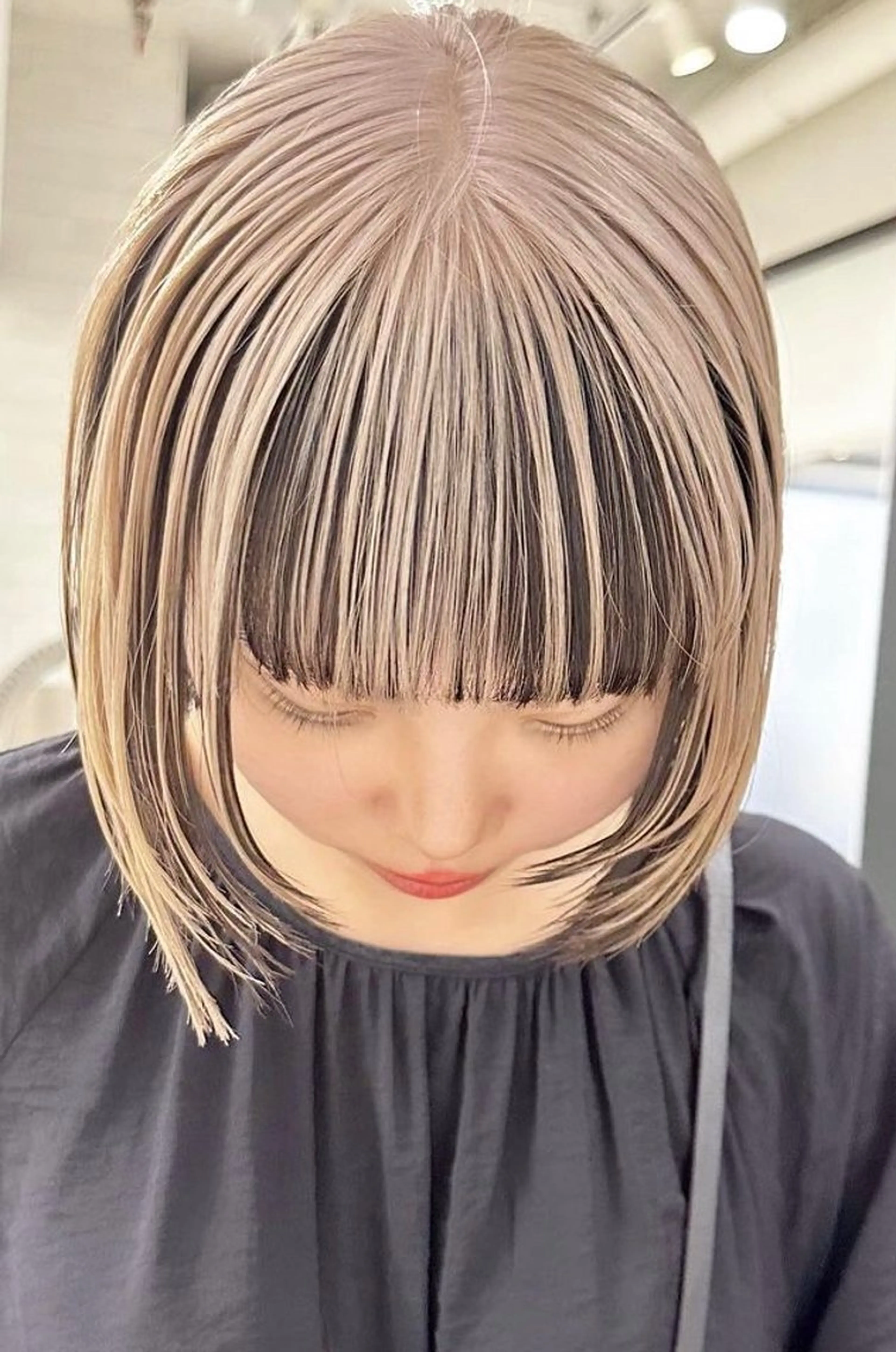 ミディアム カラー PON　ハイトーン ショートカット心斎橋のヘアスタイル