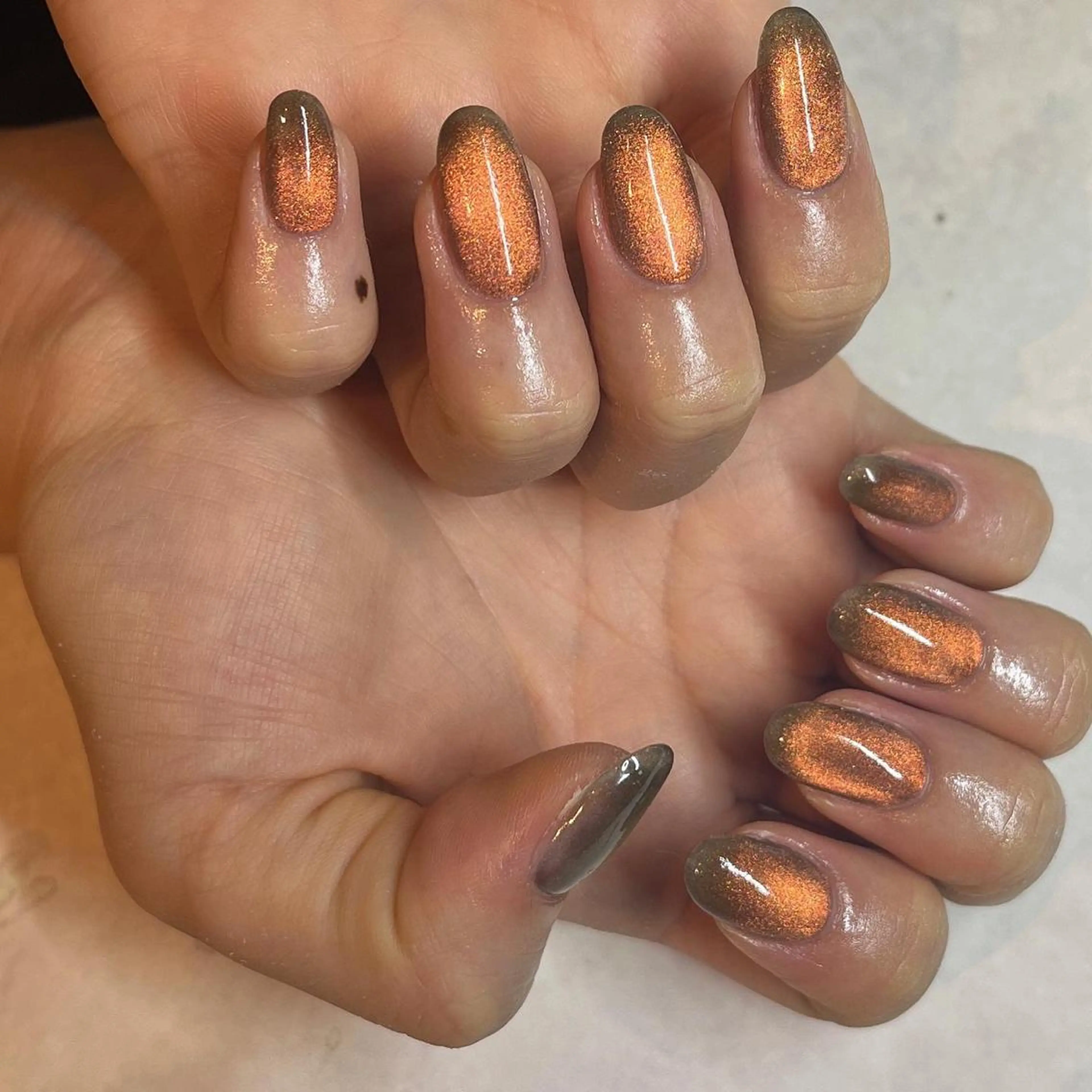 ネイル マグネットネイル オレンジ フリーランス¨̮⃝ ネイリストOKADAのネイルデザイン