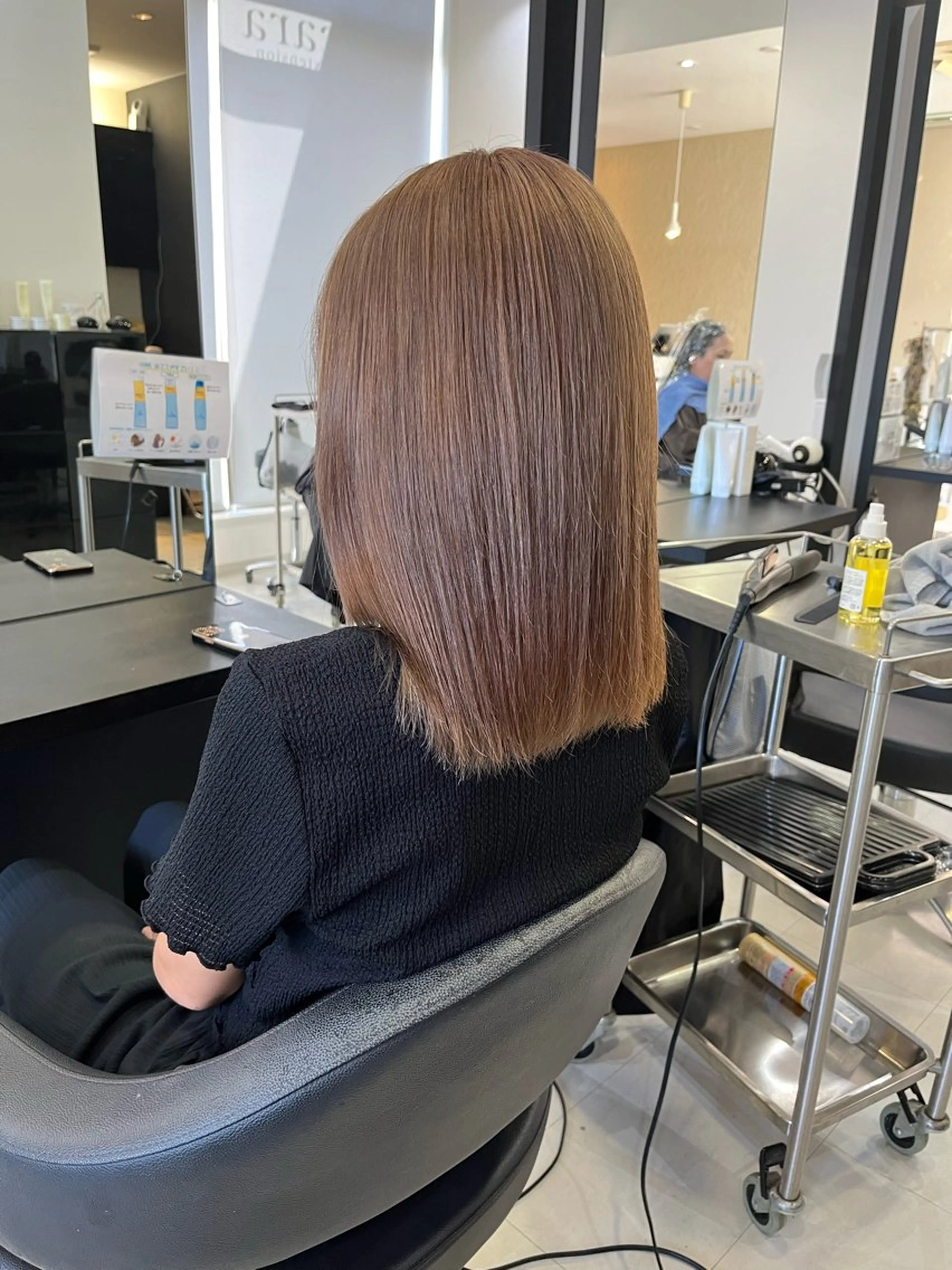 ミディアム カラー 諸岡 玲のヘアスタイル