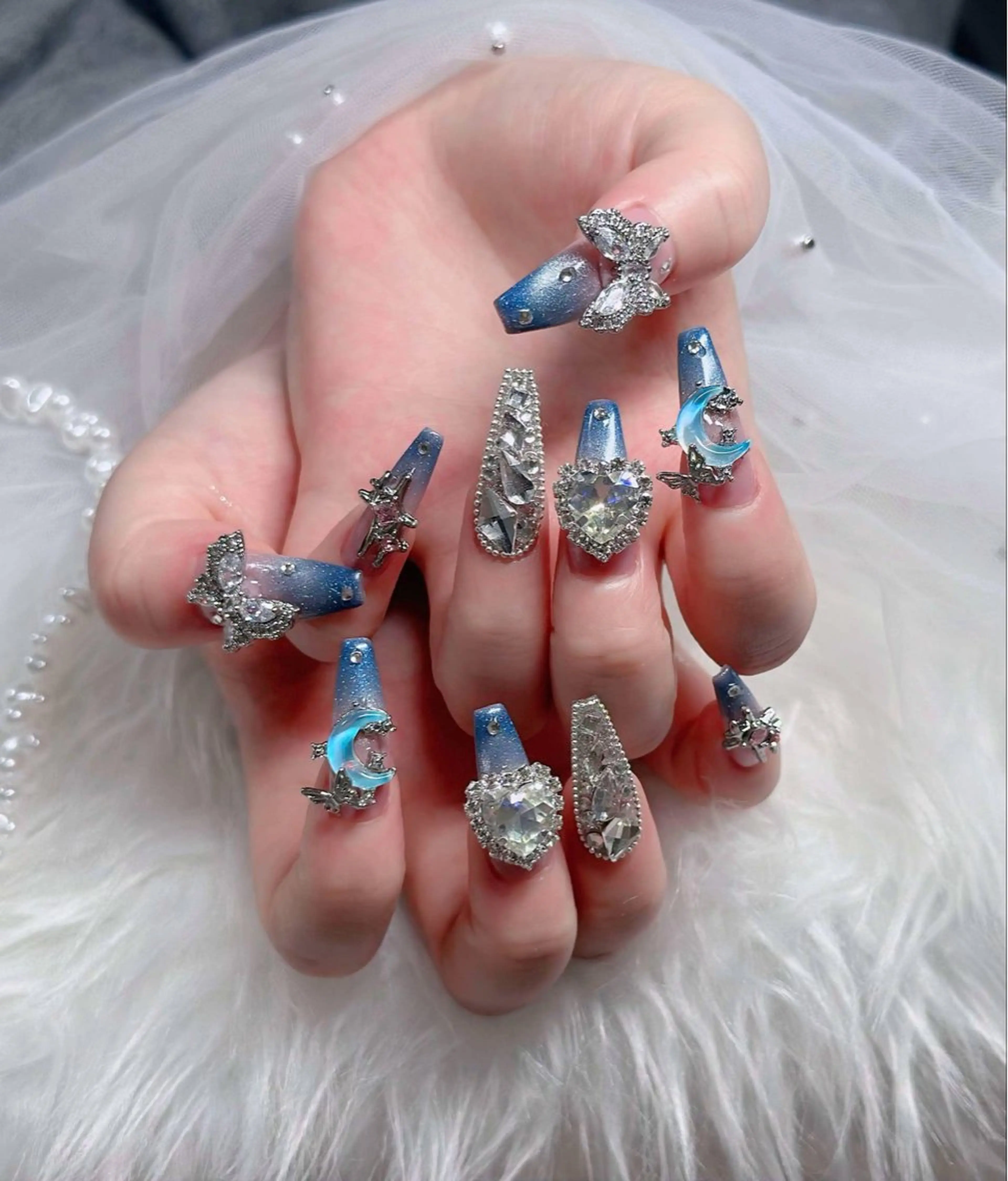 ネイル オーロラネイル フレンチネイル ジェルネイル ハロウィン キラキラネイル ハンドネイル H.baby Nail Salonのネイルデザイン