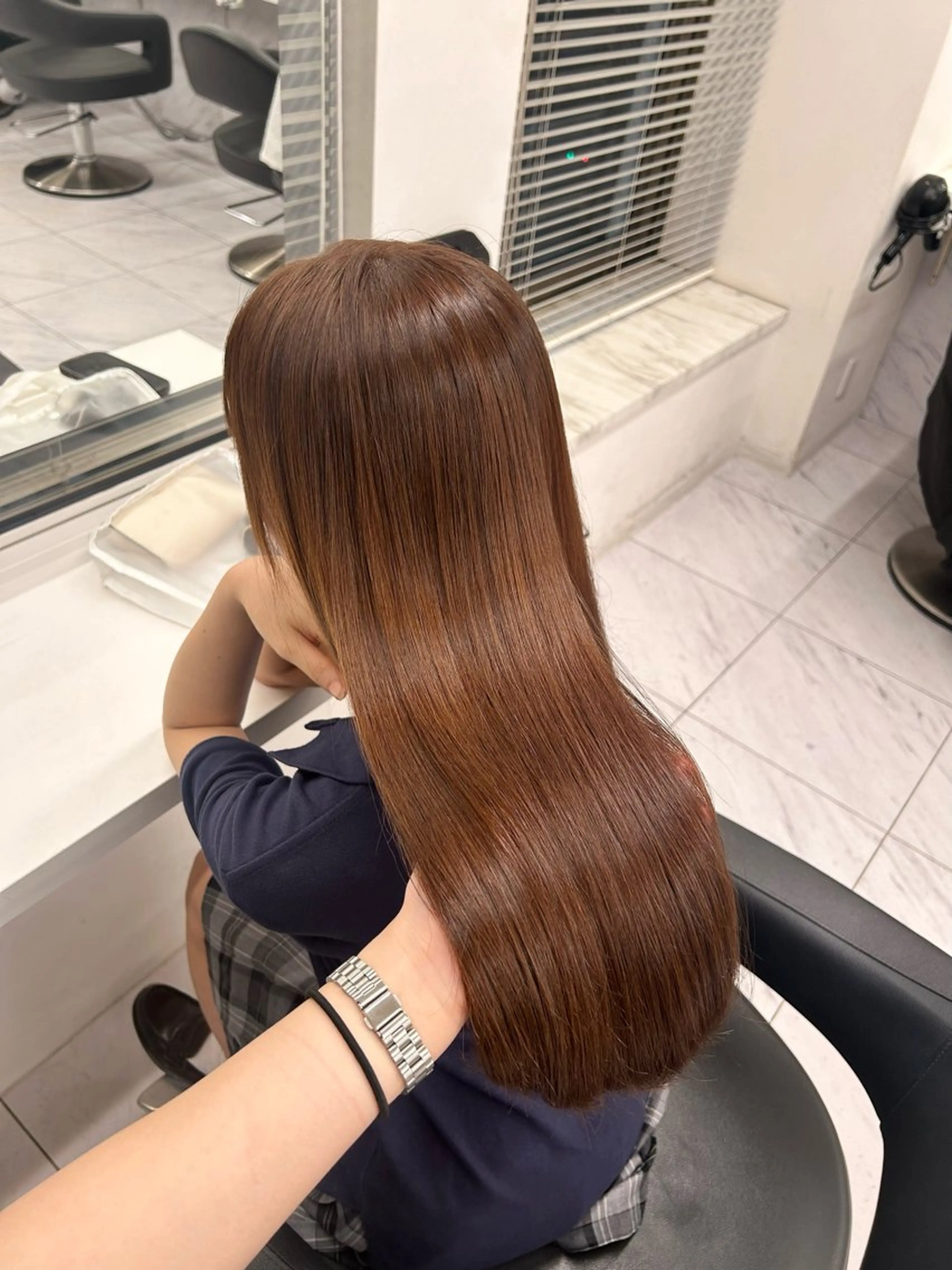 カラー ヘアカラー 透明感ベージュ🤎 ナチュラルレイヤーのヘアスタイル