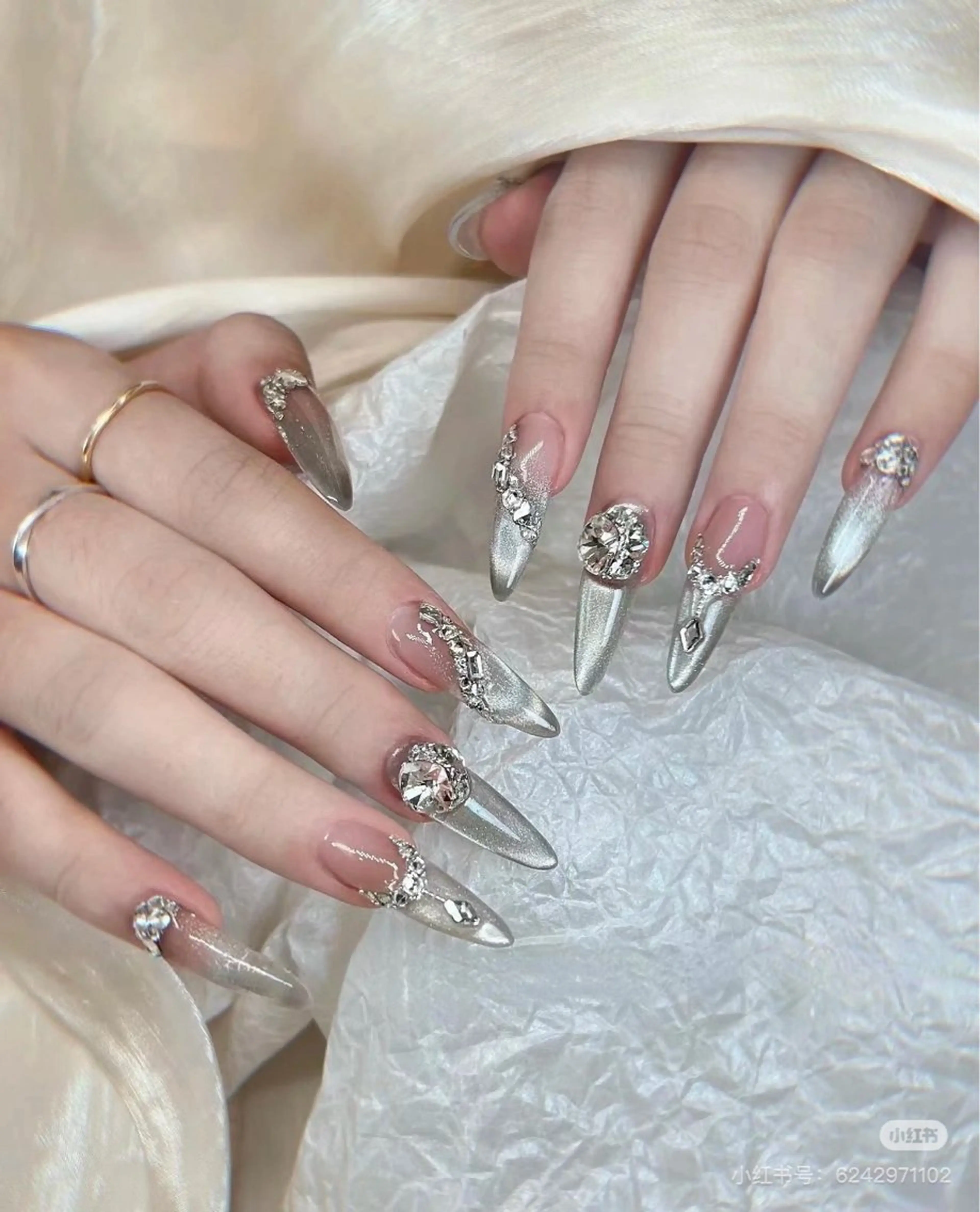 ネイル ハンドネイル luna ルナのネイルデザイン