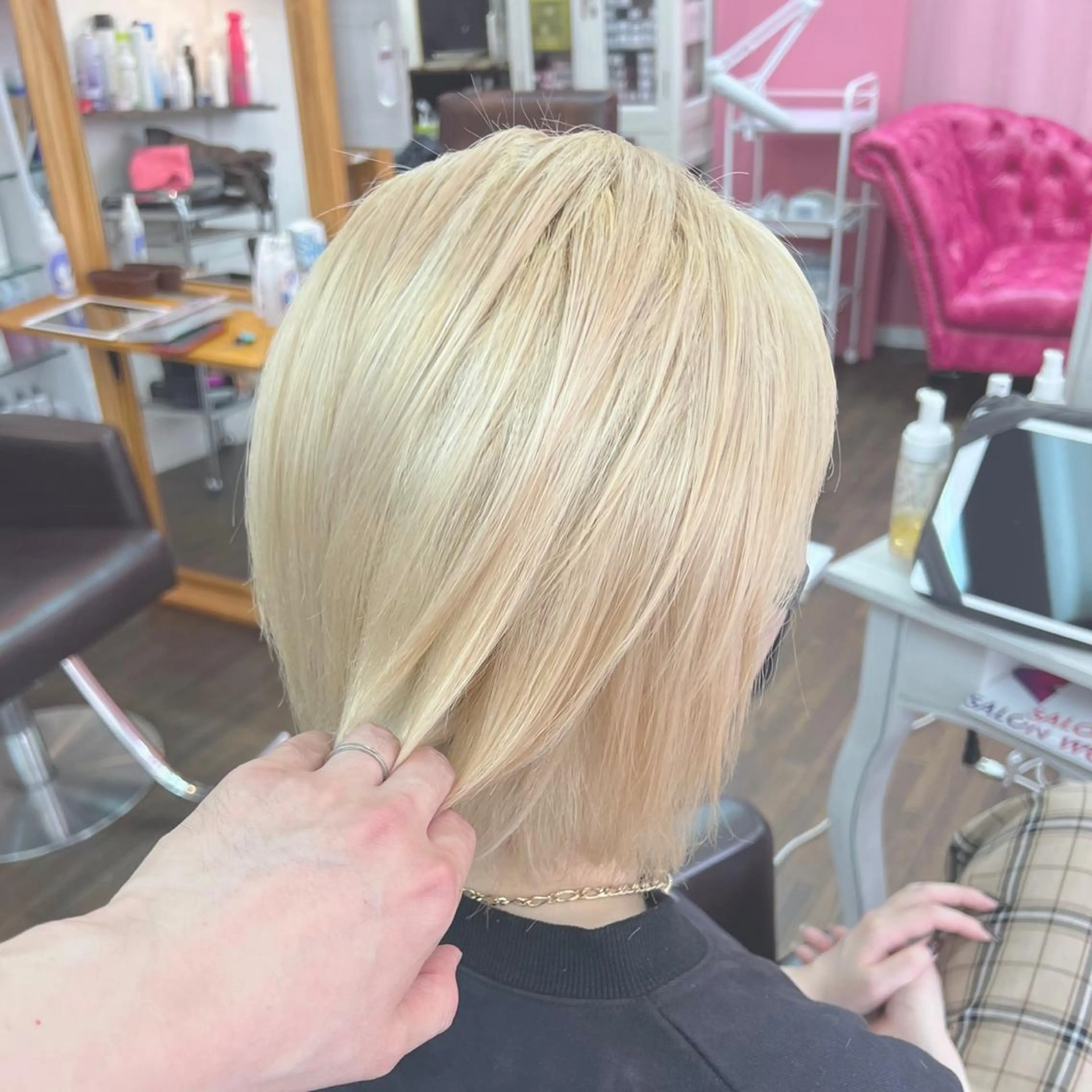 ショート ✅大人女性の為の レイヤーカット梅澤徹のヘアスタイル