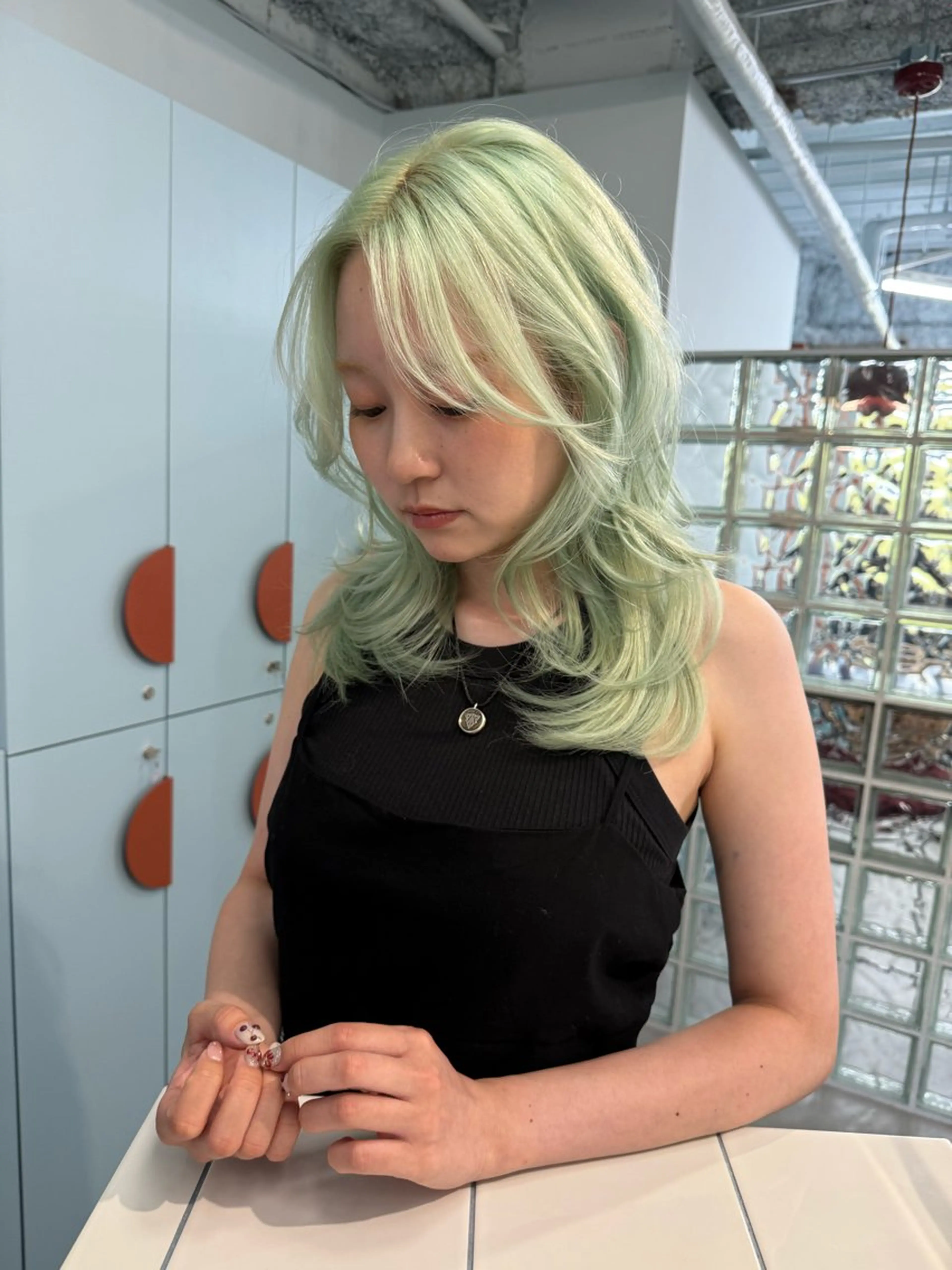 カラー ミント ミントグリーン ヘアカラー 【qulim】松尾 香透のヘアスタイル