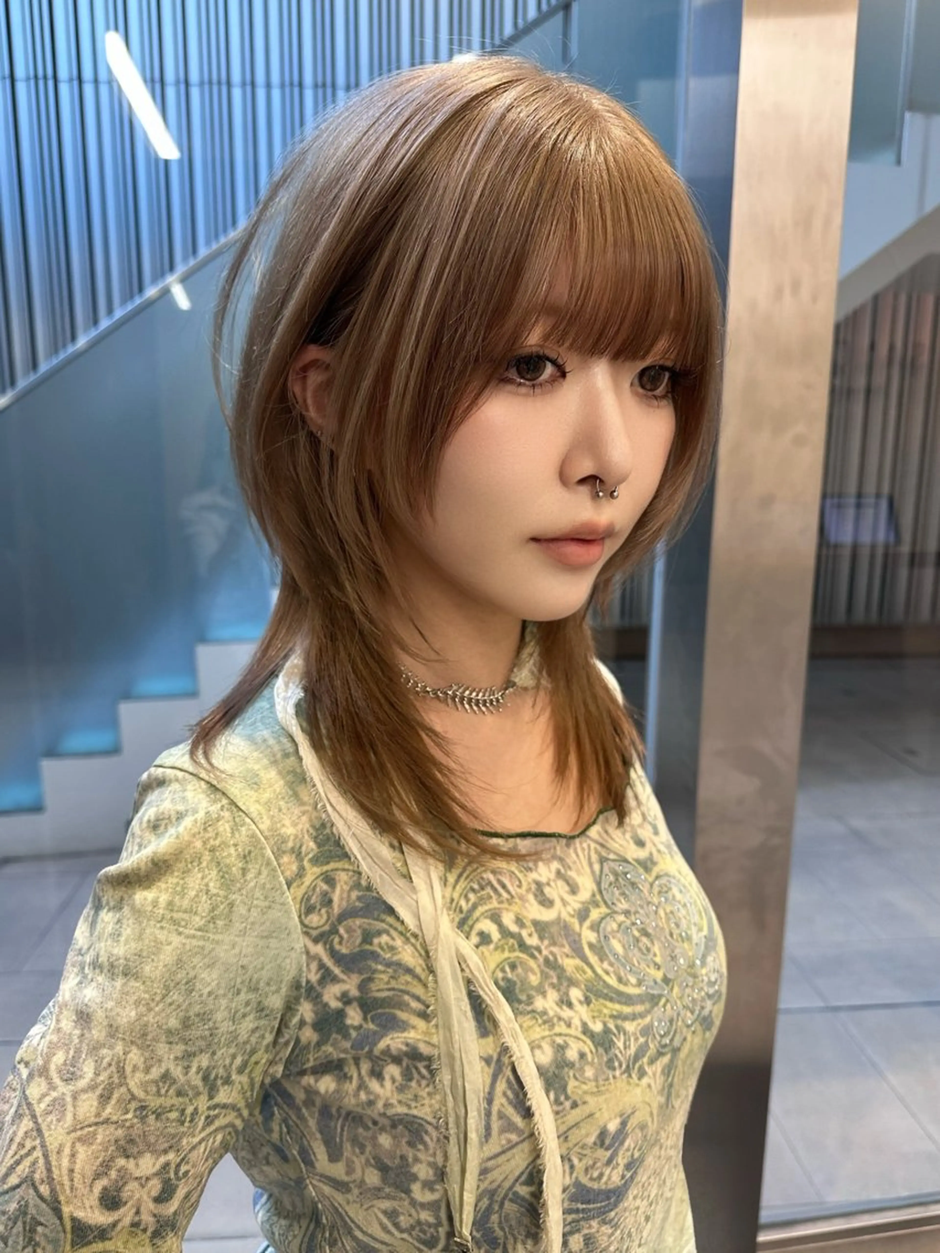 ミディアム ヘアカラー トリートメント RiA/レイヤーカッ ト/ハッシュカットのヘアスタイル