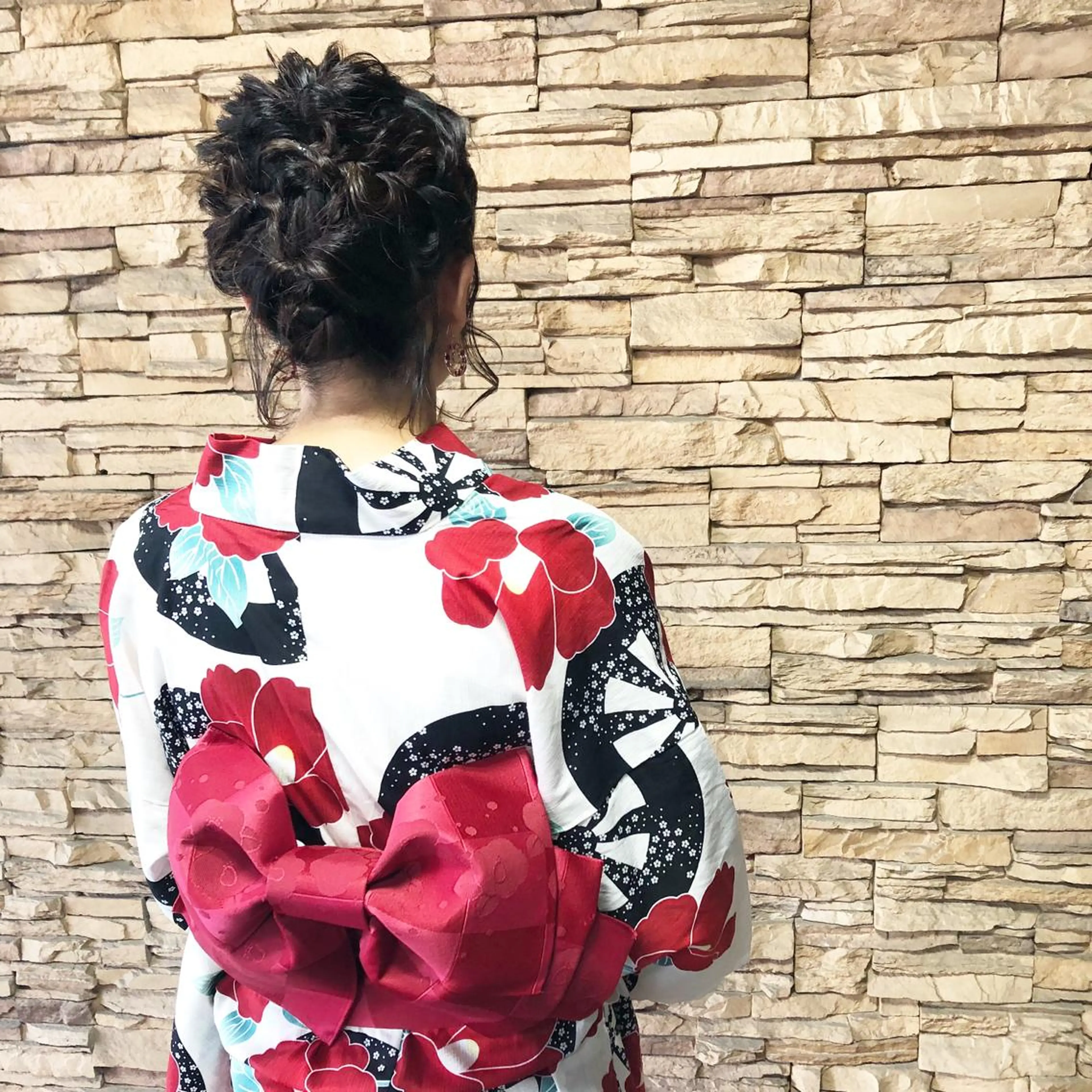 ミディアム カラー ヘアアレンジ ネイル 【サンバイエム】 公式のエステ・リラクイメージ