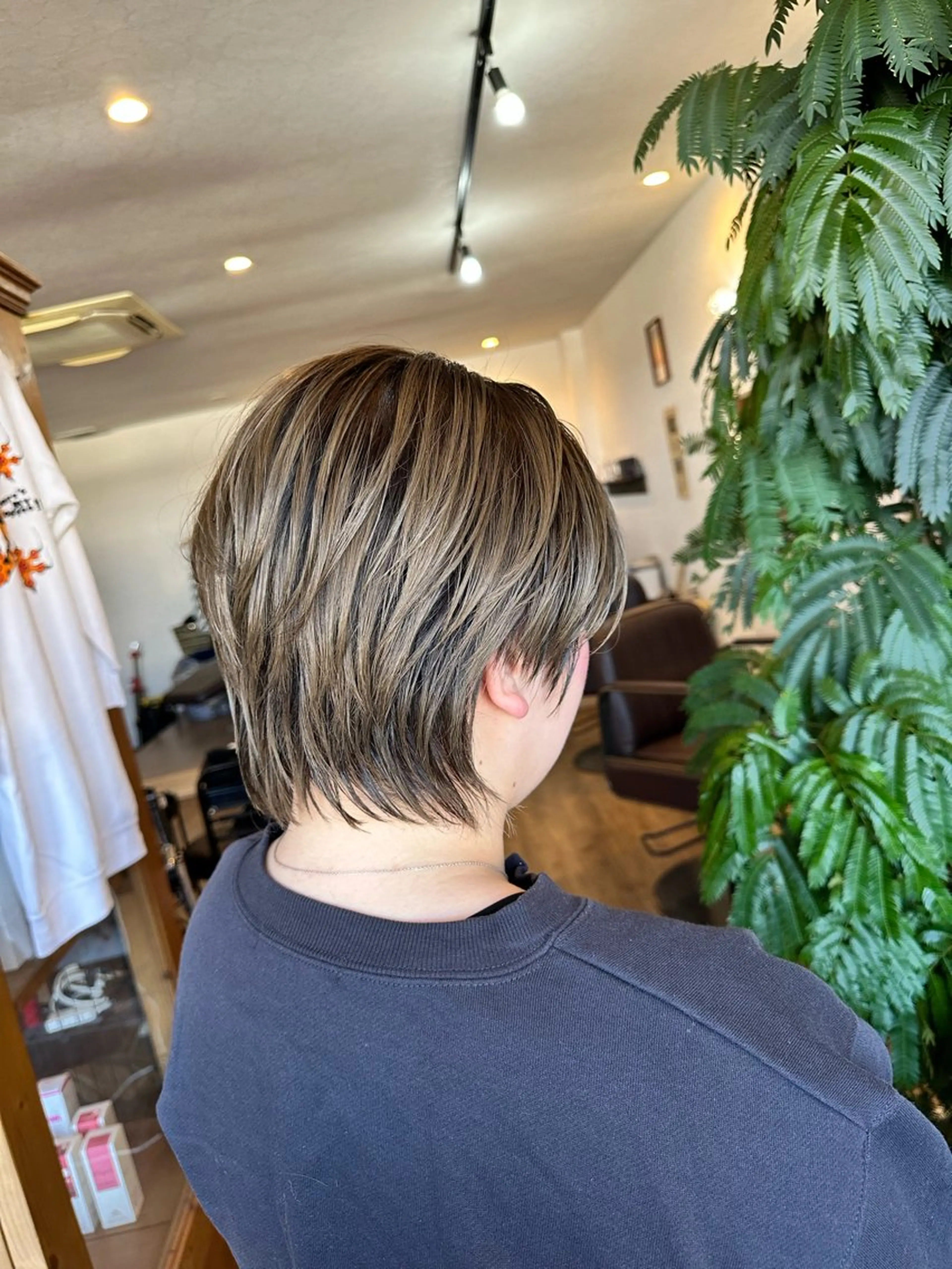 ショート 岩村 夏姫のヘアスタイル