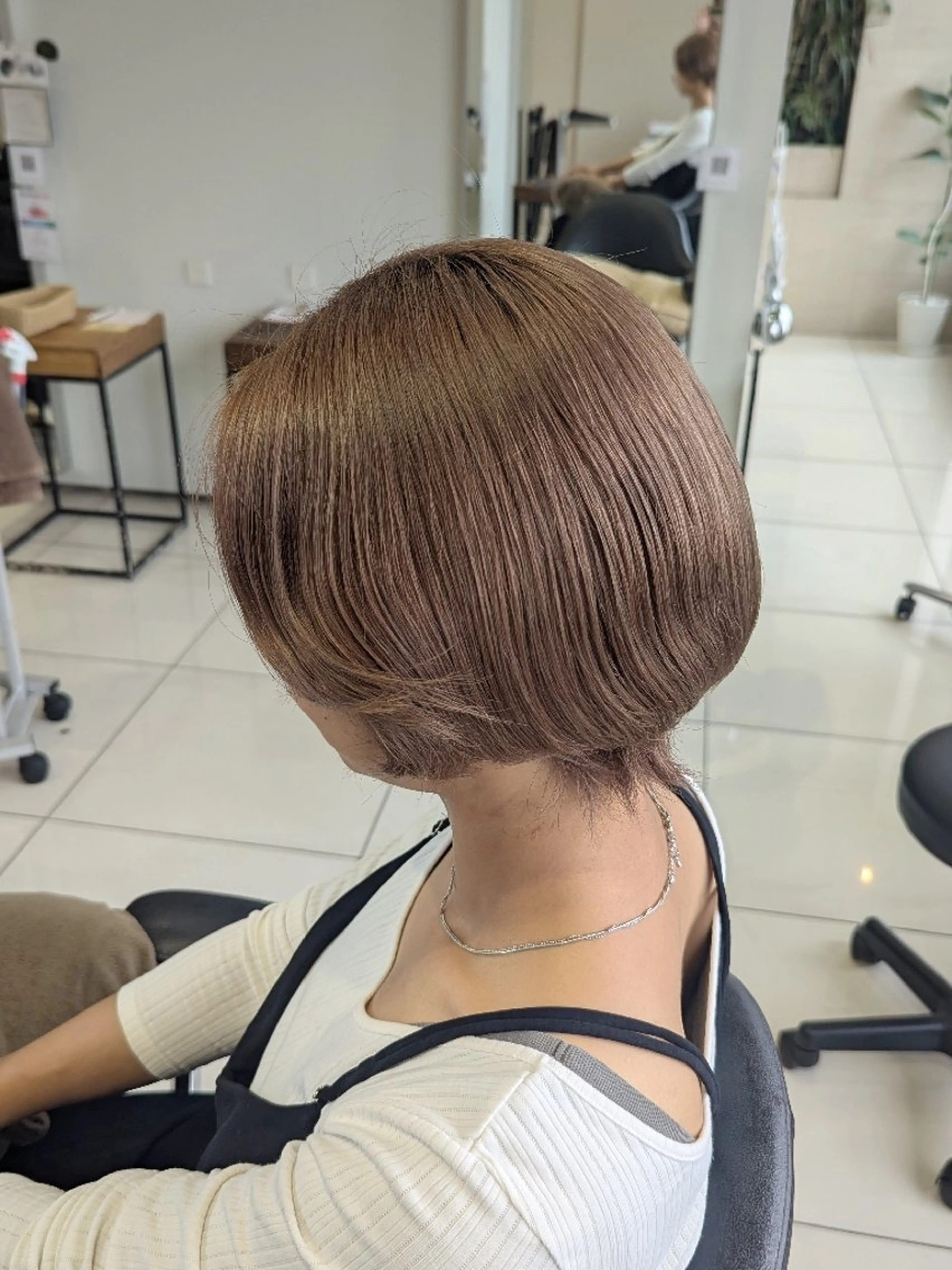 ショート 顔周りカット/お呼ば れヘア/レイヤーのヘアスタイル