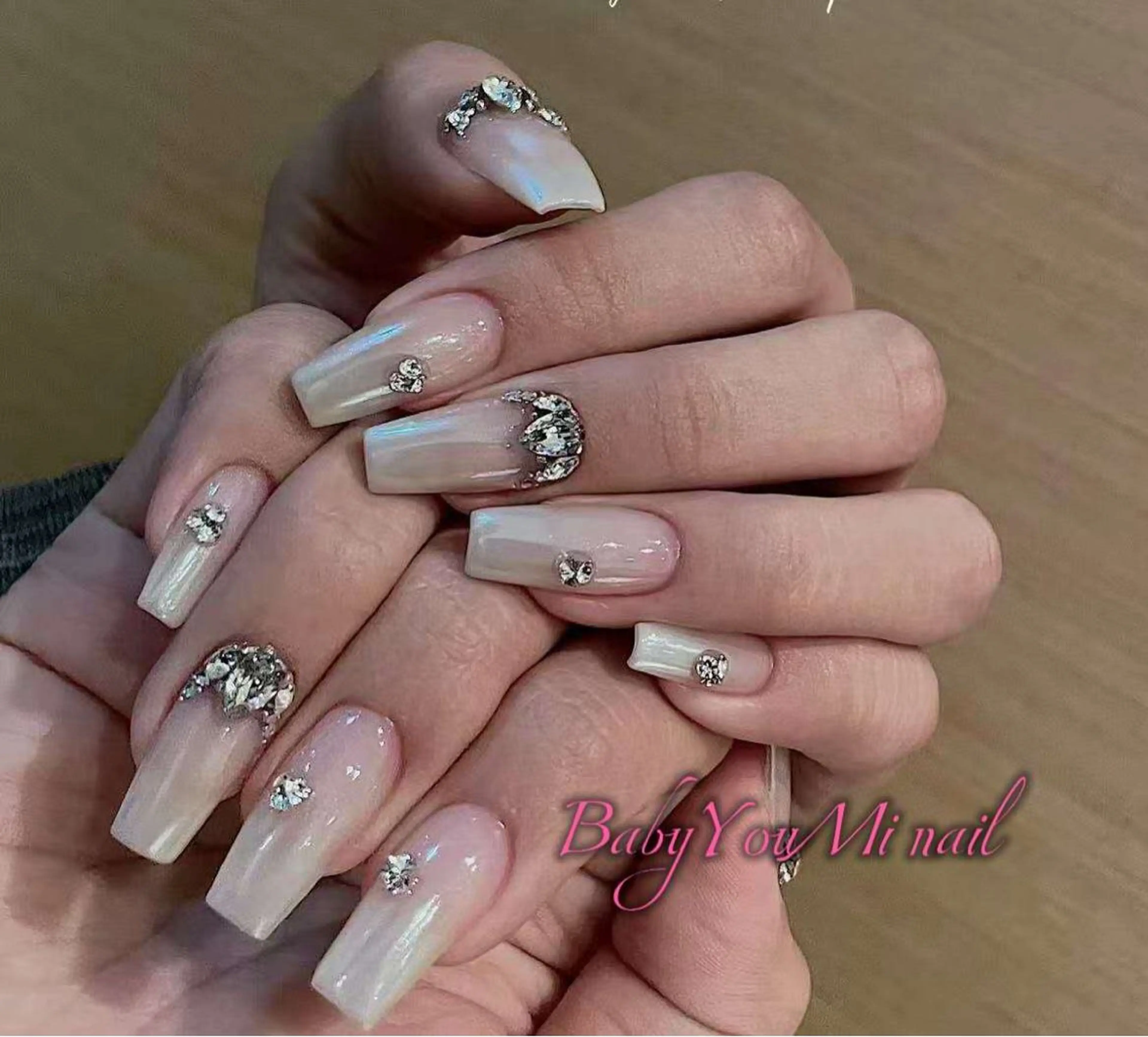 ネイル オーロラネイル フラワーネイル フットネイル フレンチネイル ジェルネイル ハンドネイル 相沢 さやかのネイルデザイン