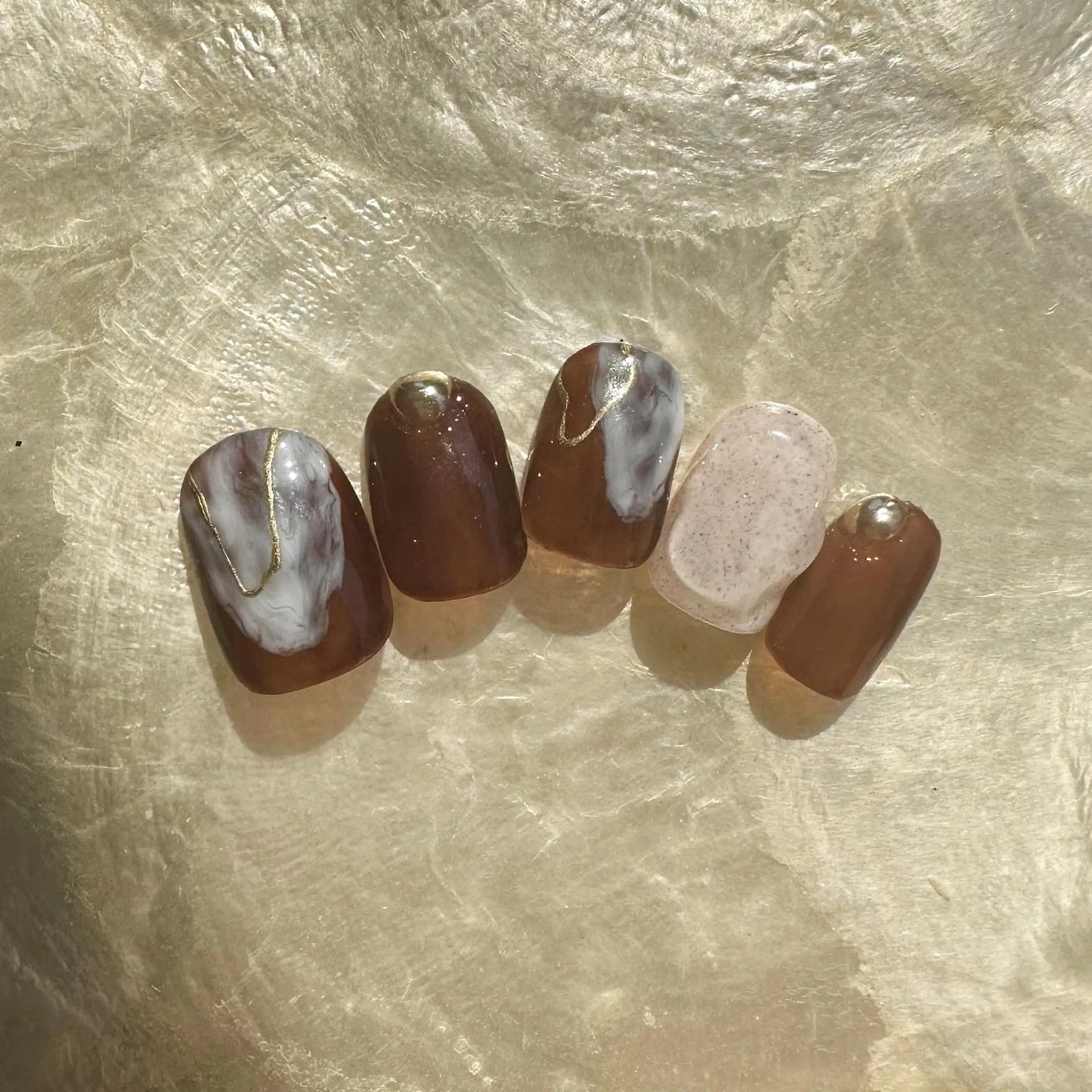ネイル ブラウン クリアネイル ジェルネイル 氷ネイル・うるうるネイル 韓国ネイル 🪞KAPE NAIL 🪞のネイルデザイン
