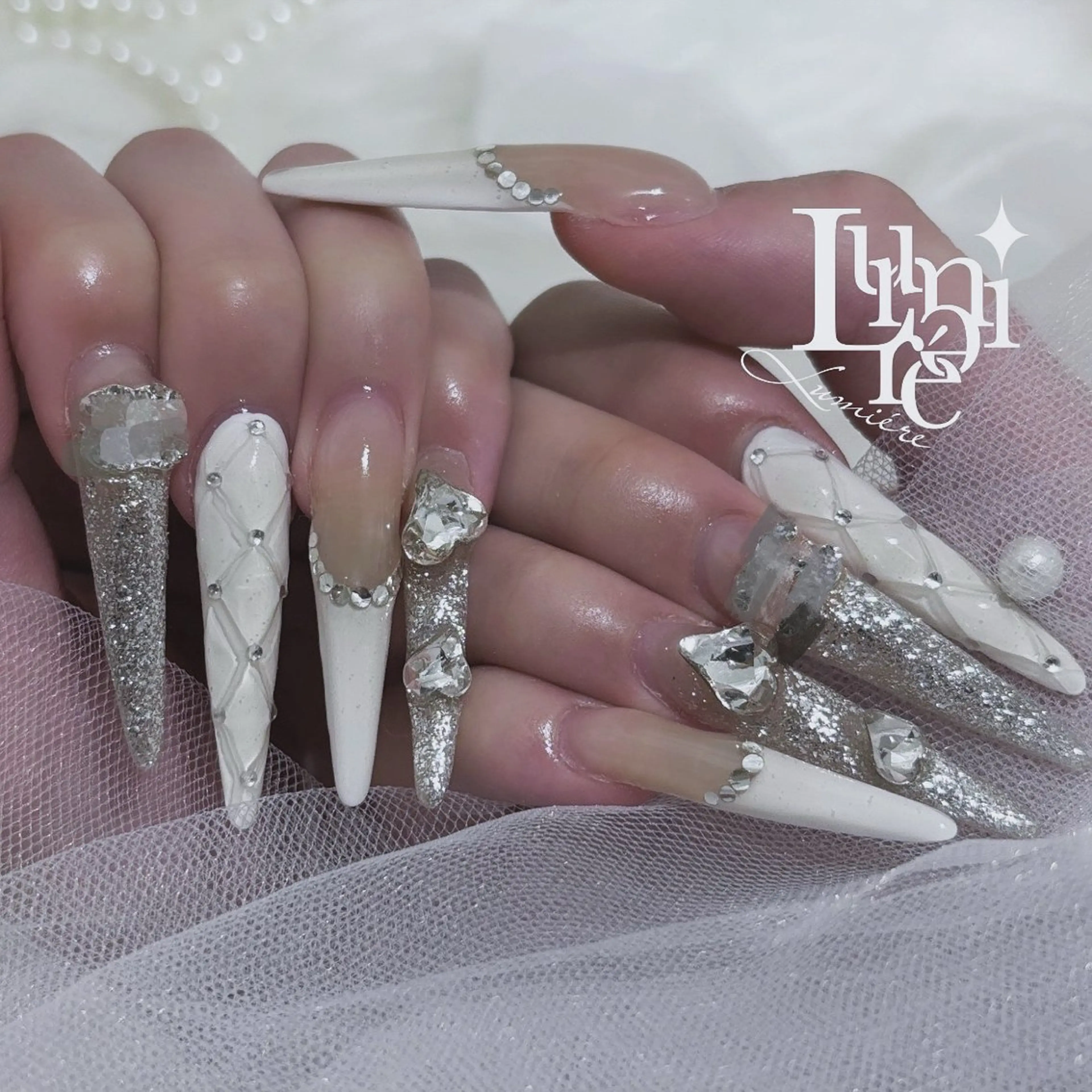 ネイル ハンドネイル Lumière｜ ロング｜ワンホンのネイルデザイン