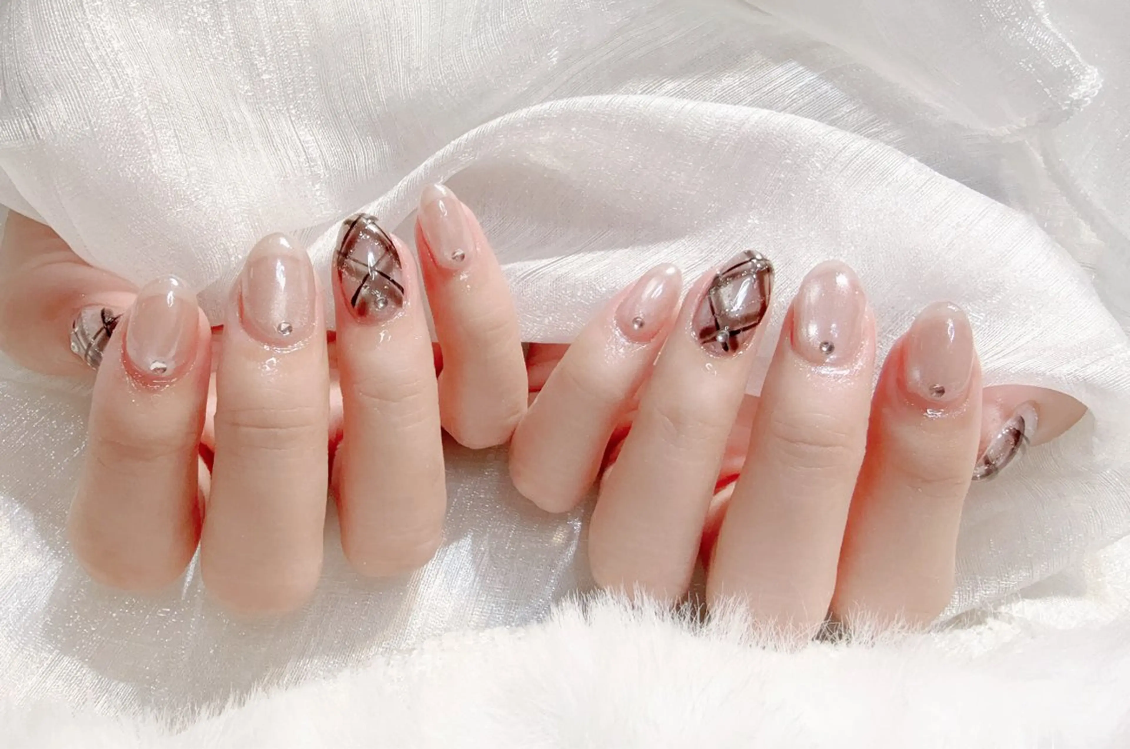 ネイル リボン、ガーリー パーツ放題専門店のネイルデザイン