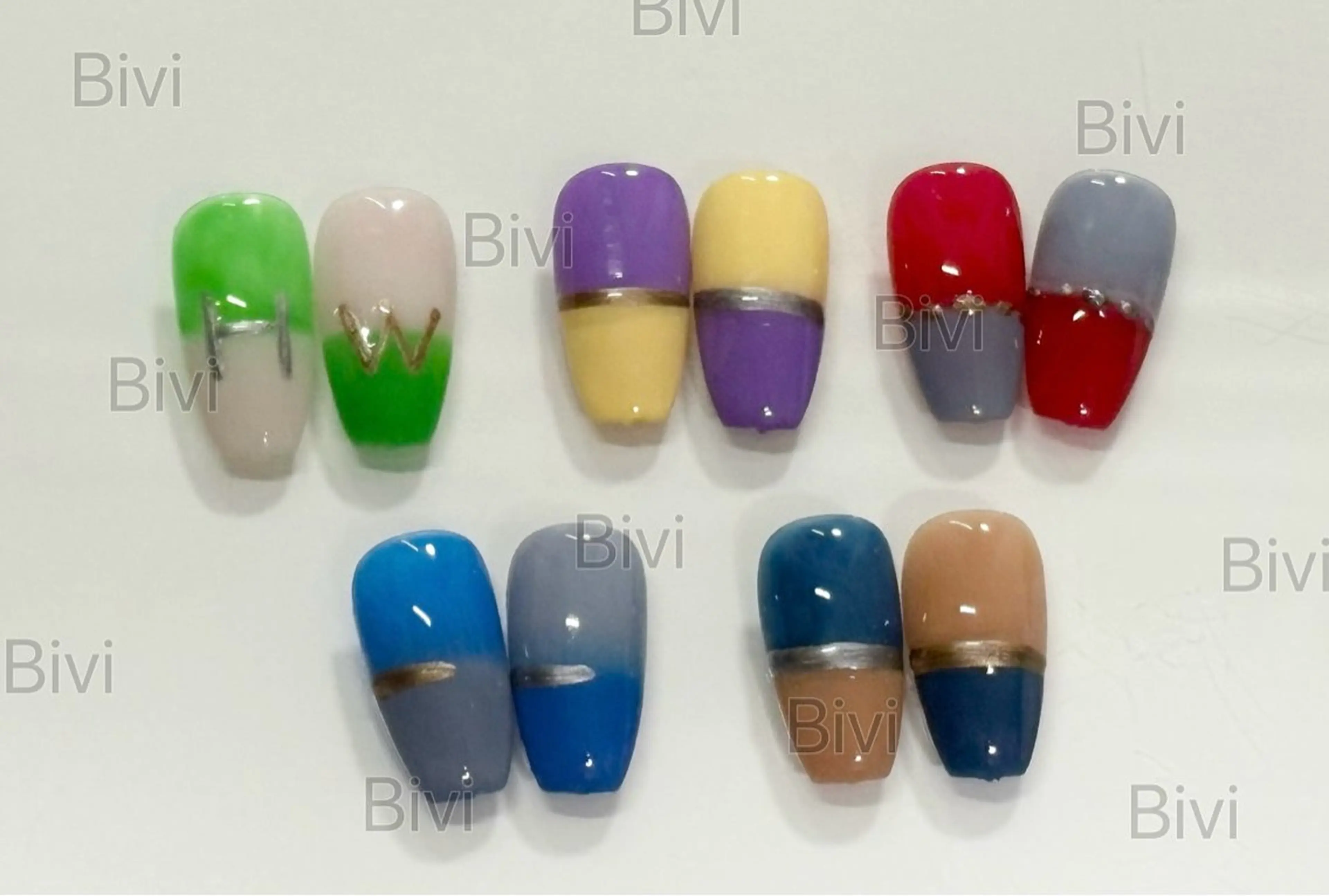 ネイル ゴールド シルバー ♡Bivi♡自爪に 優しいネイルサロンのネイルデザイン