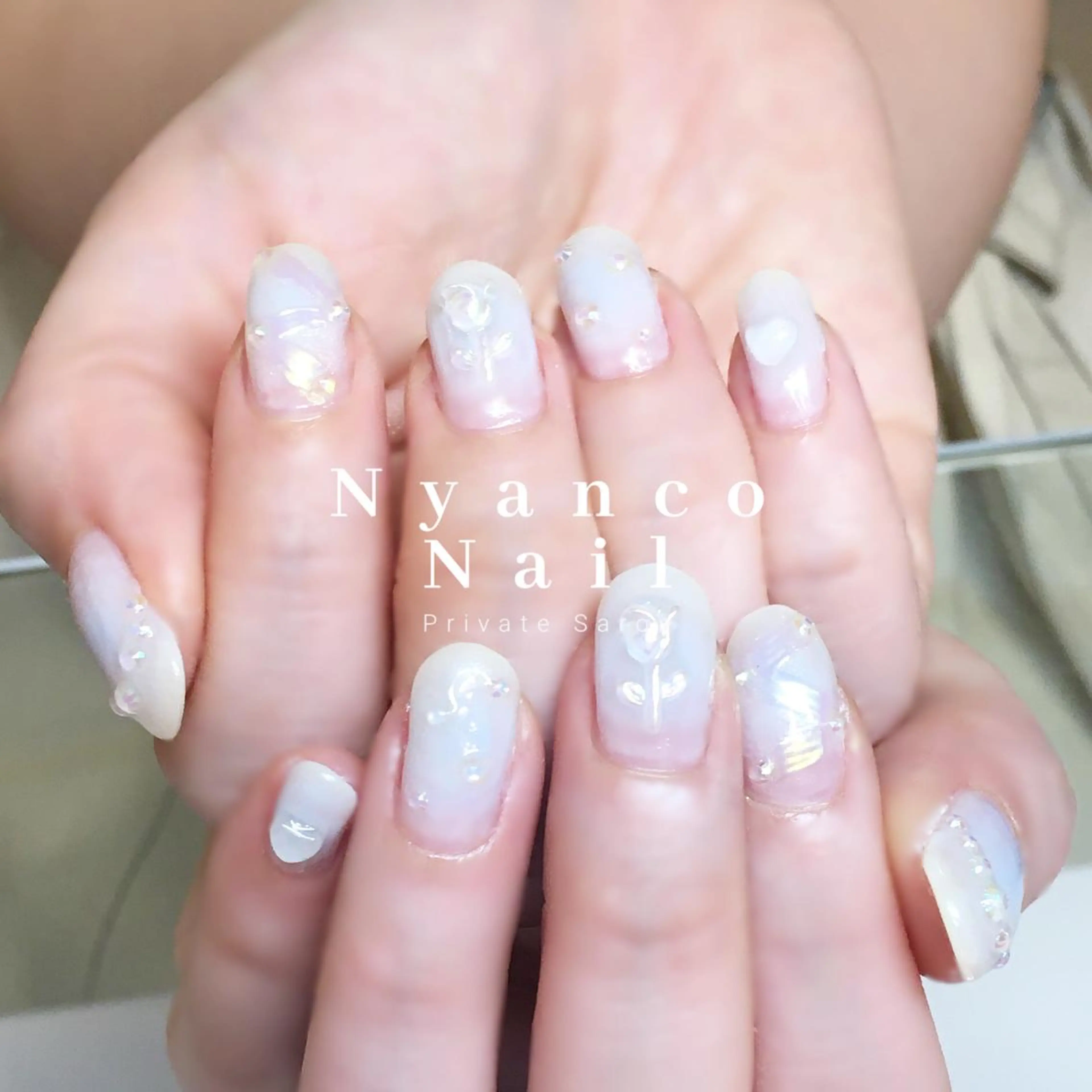 ネイル オーロラネイル ブルー チークネイル ジェルネイル 水色 Nyanco Nailのネイルデザイン