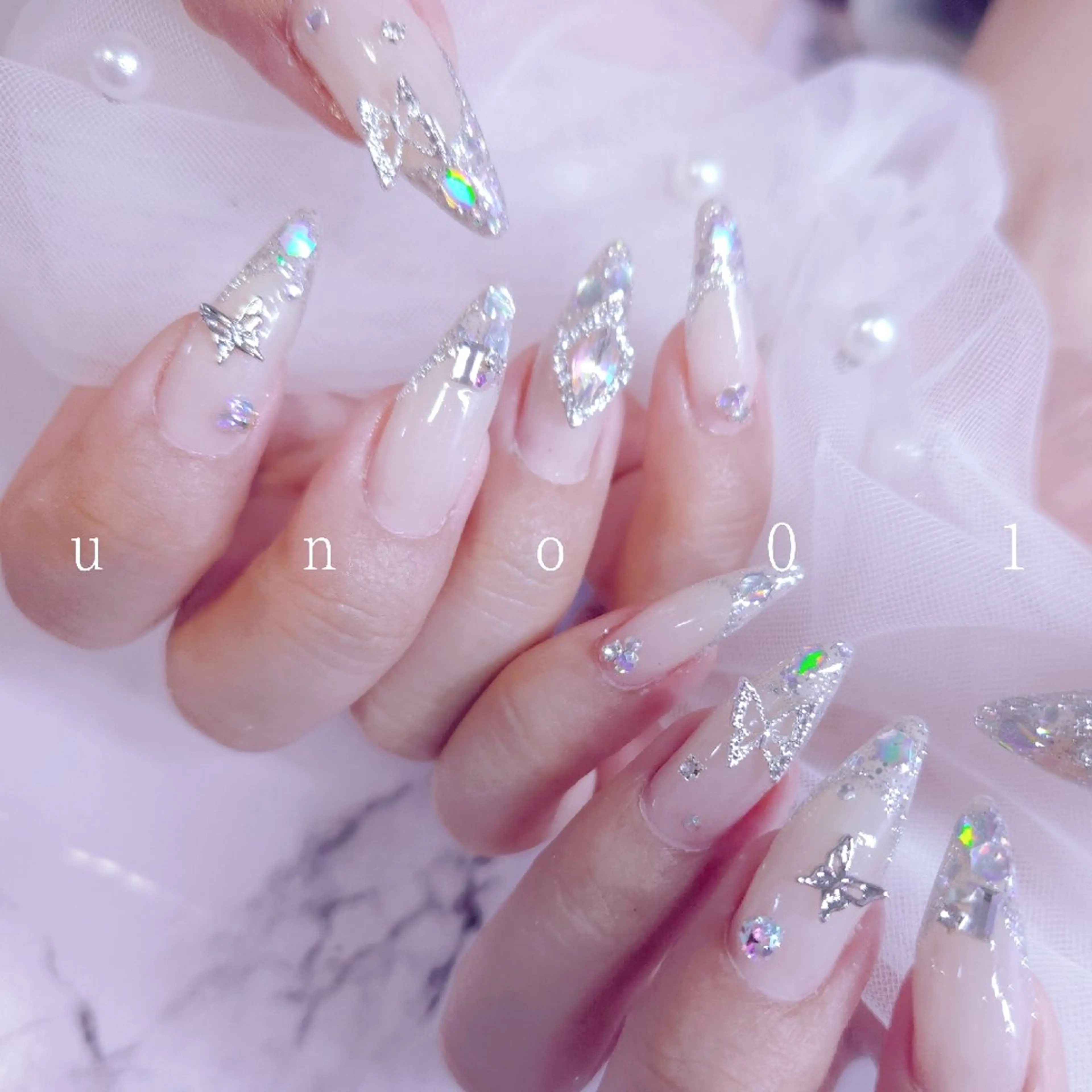 ネイル ハンドネイル 梅田🦄中崎町🩵 u n o 0 1のネイルデザイン