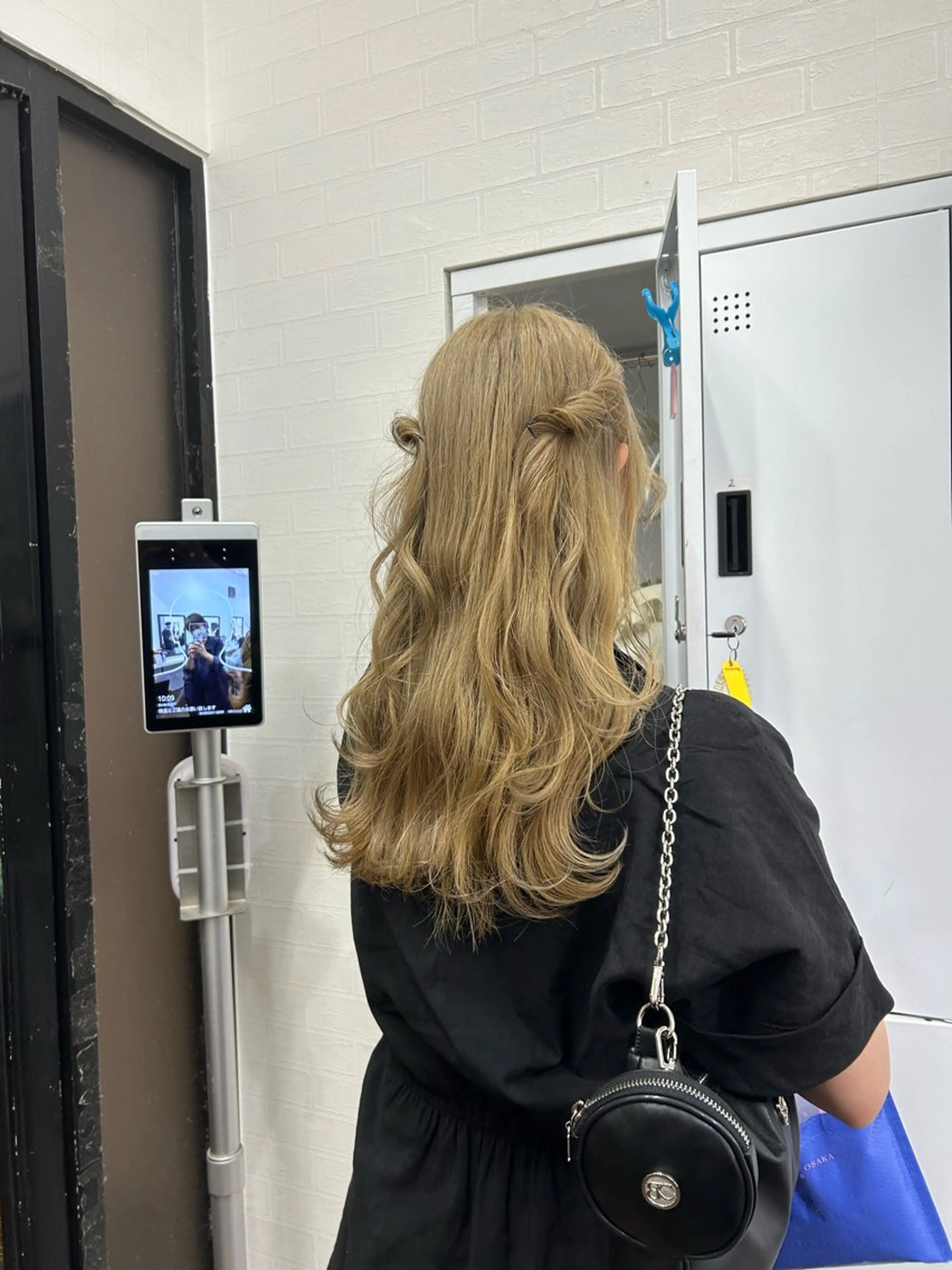 ロング ヘアアレンジ Yui. レイヤー/パーマのヘアスタイル