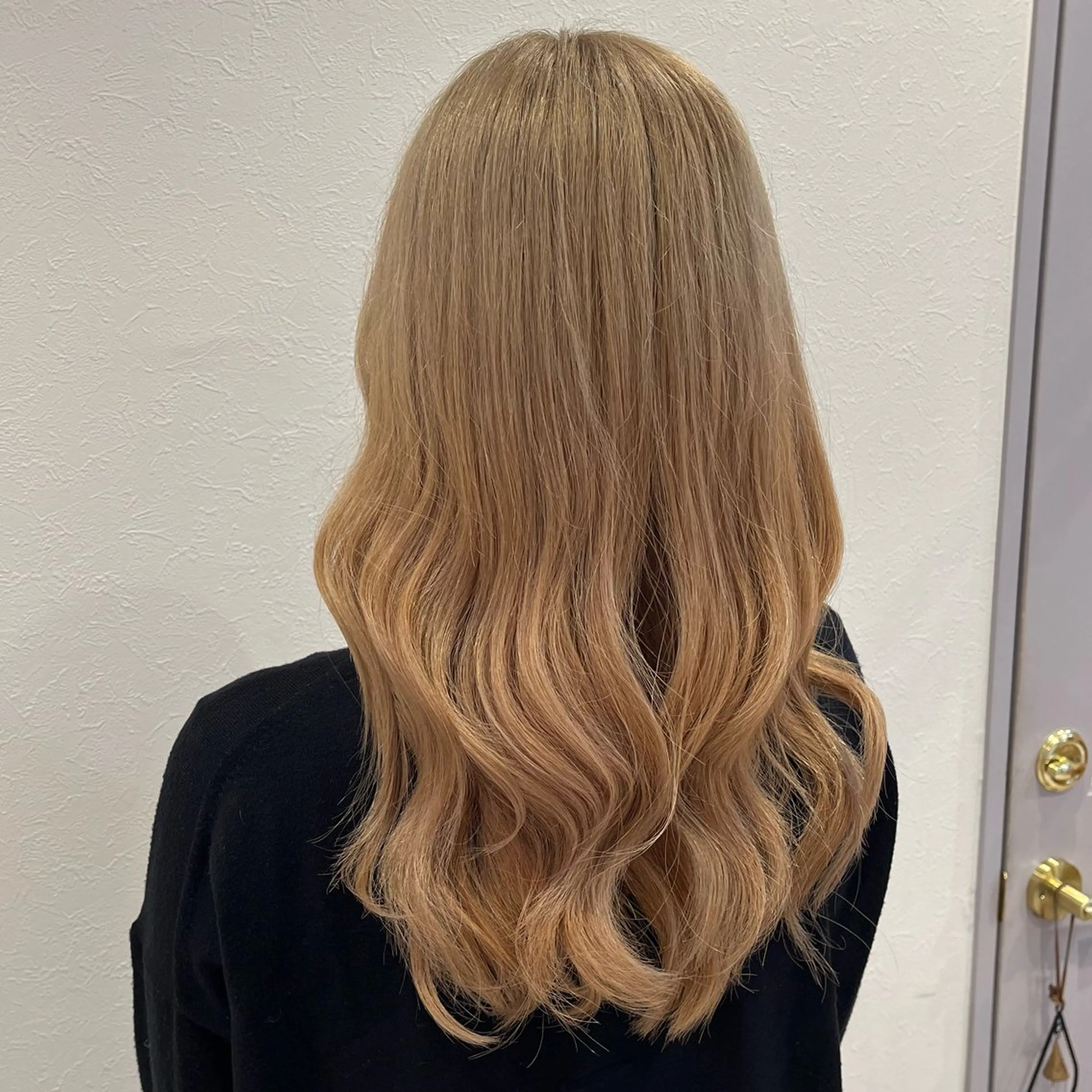 カラー ベージュカラー ブリーチ ダブルカラー ミルクティーベージュ 加藤 菜々子のヘアスタイル