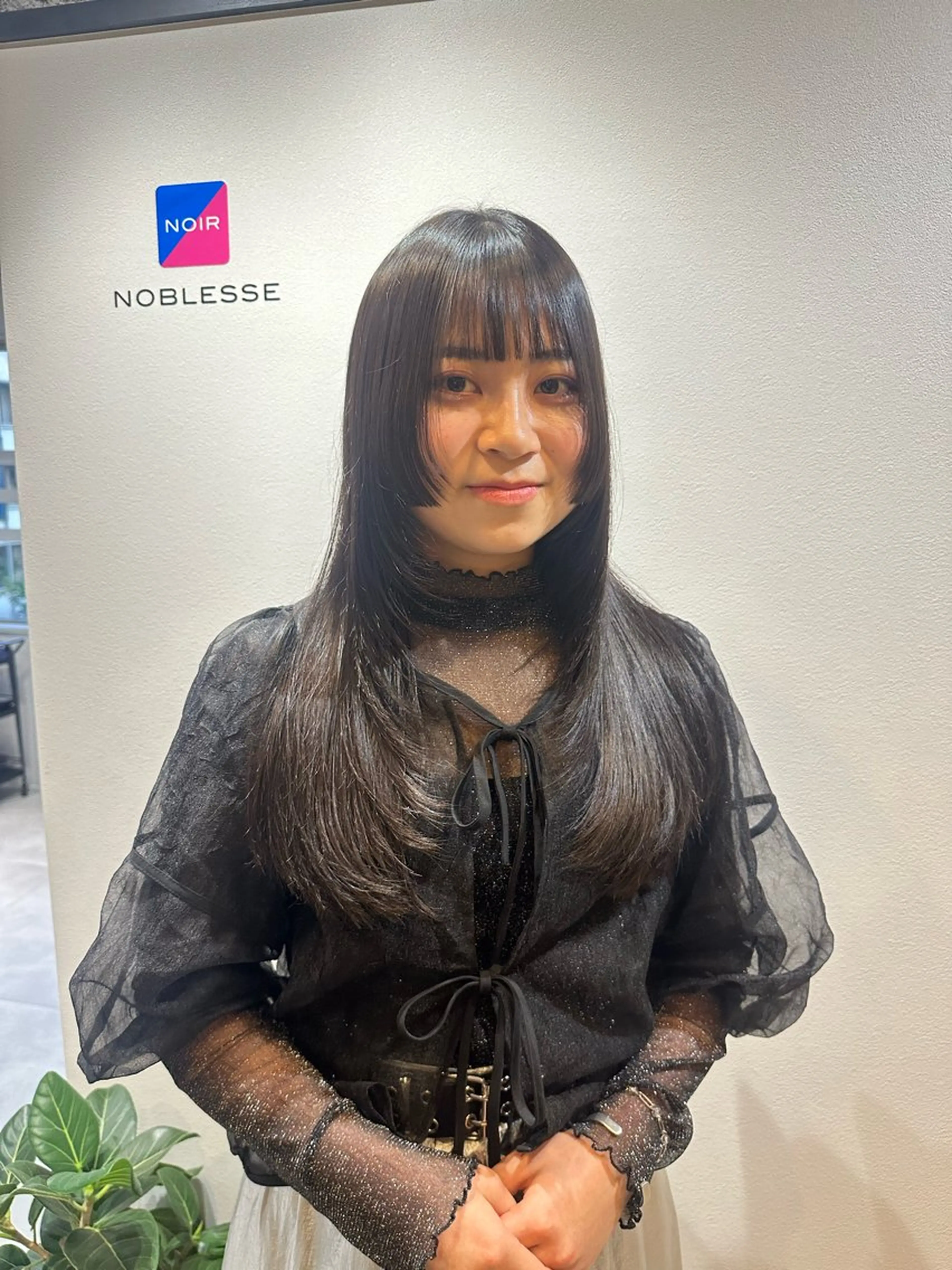 ロング ロングレイヤー レイヤーカット ロング カット ヘアカラー トリートメント 🎀ゆな🎀ブリーチ /ショートウルフのヘアスタイル