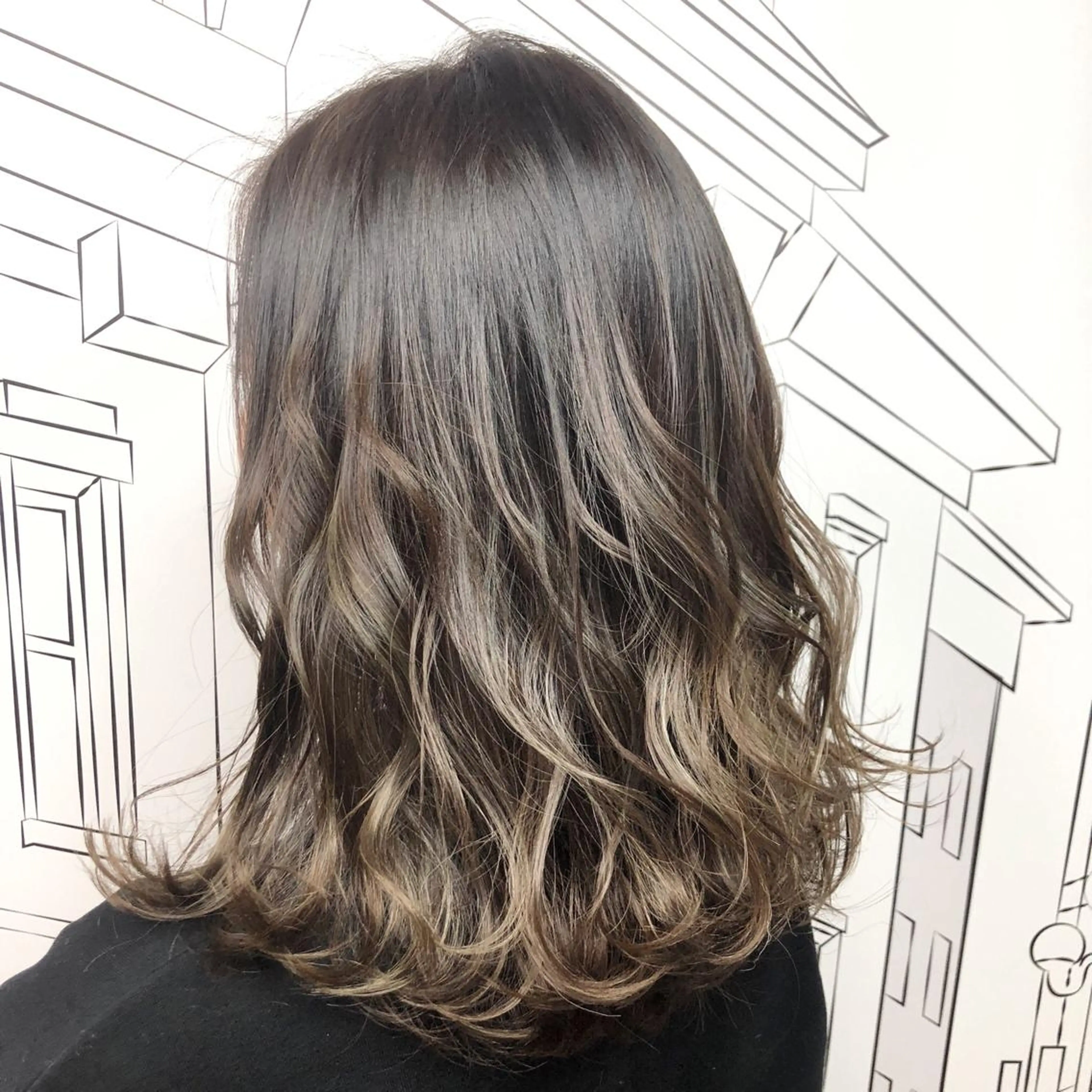 ミディアム カラー グラデーションカラー ハイライトカラー ハイライト TOMOKA 艶髪/透明感カラーのヘアスタイル