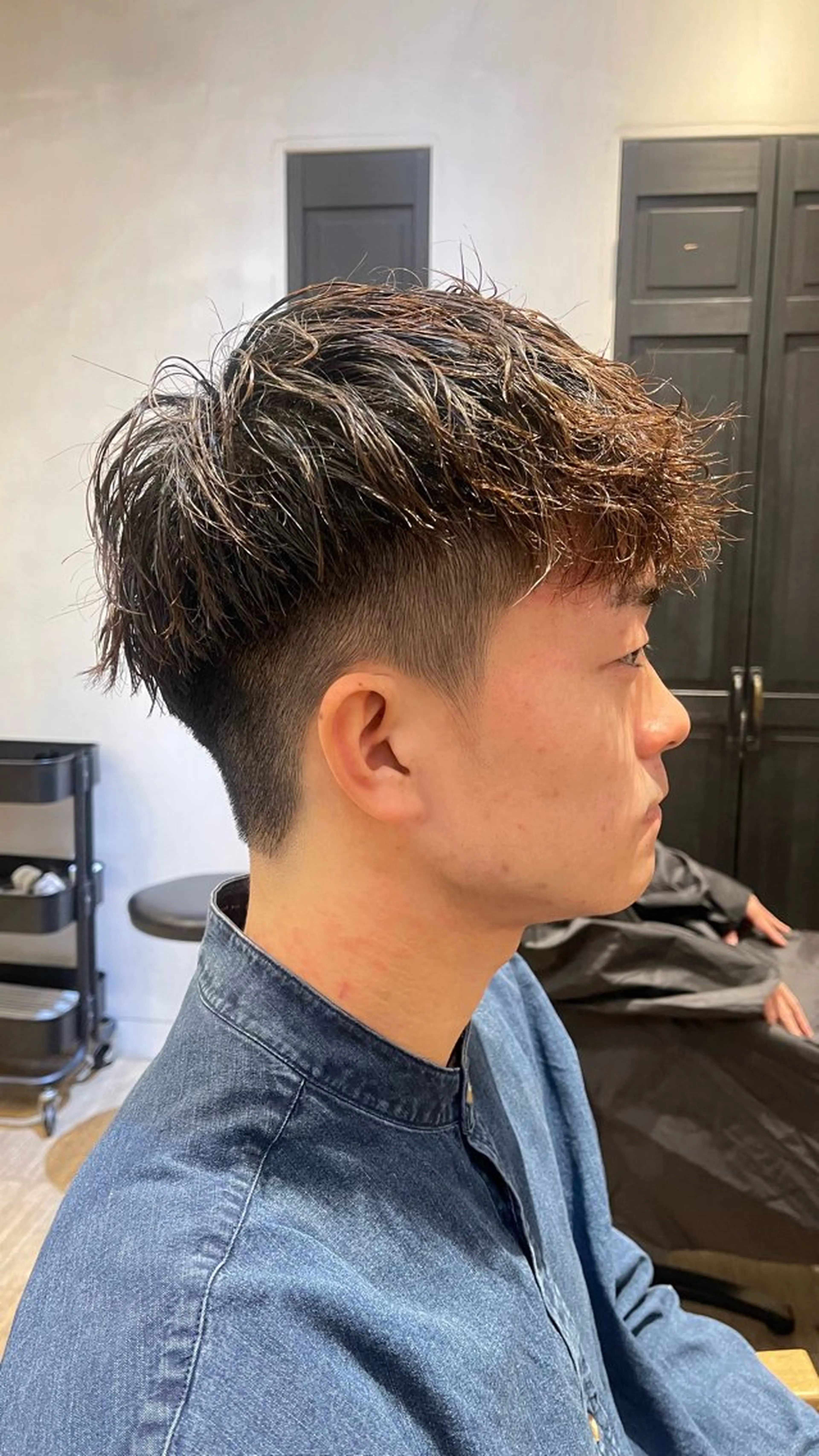 ショート パーマ メンズ ビジネス フェードカット メンズ韓国風 マッシュ メンズパーマ カット パーマ トリートメント ヘアセット lana hair  新宿髪質改善トリートメント新宿三丁目【ラナヘアー】所属・新宿メンズ専門 モテ清潔感パーマ特化のヘアスタイル