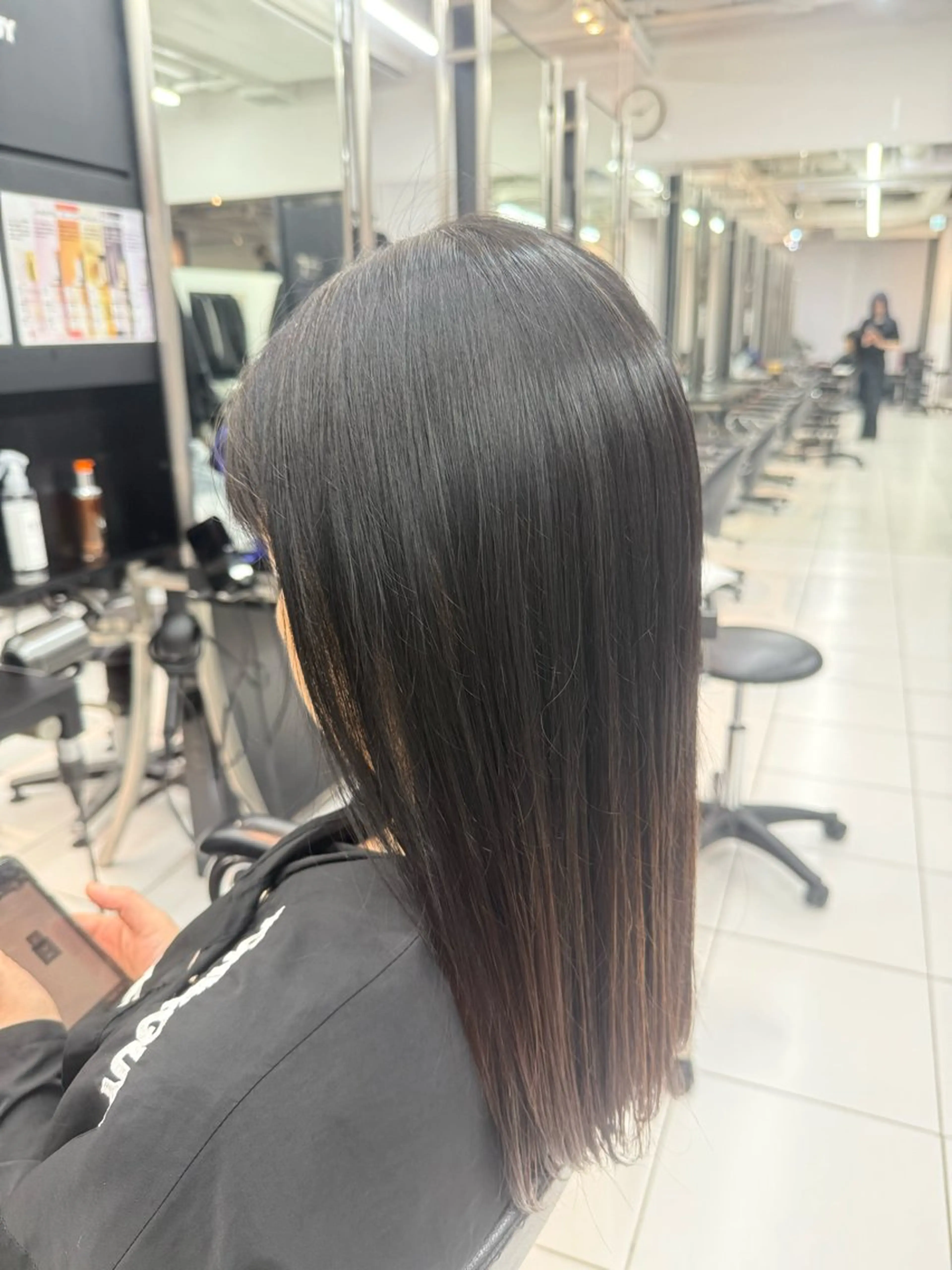 ロング トリートメント ユヅキ ブリーチモデル募集のヘアスタイル