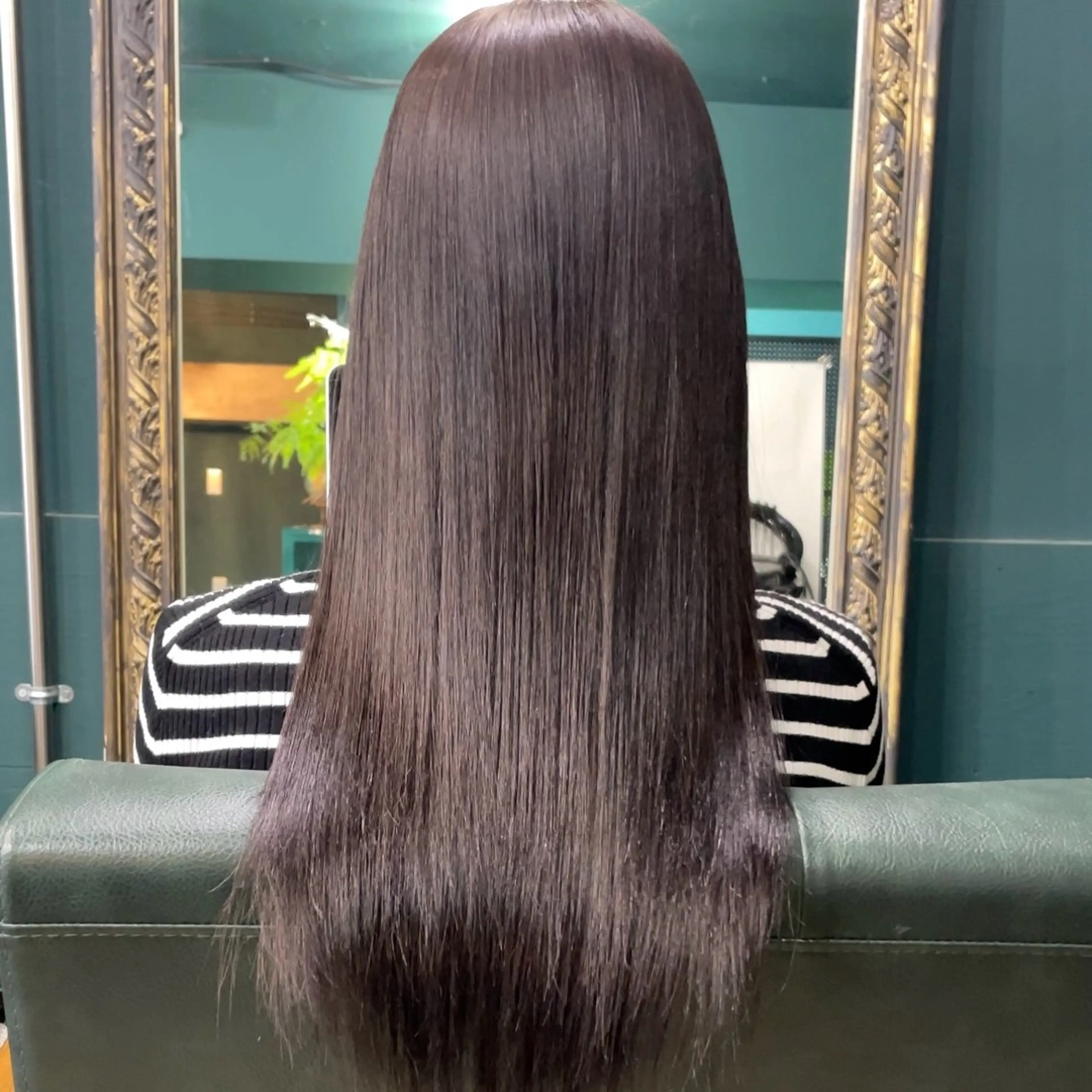 ロング カット ヘアカラー トリートメント vivre libreのヘアスタイル