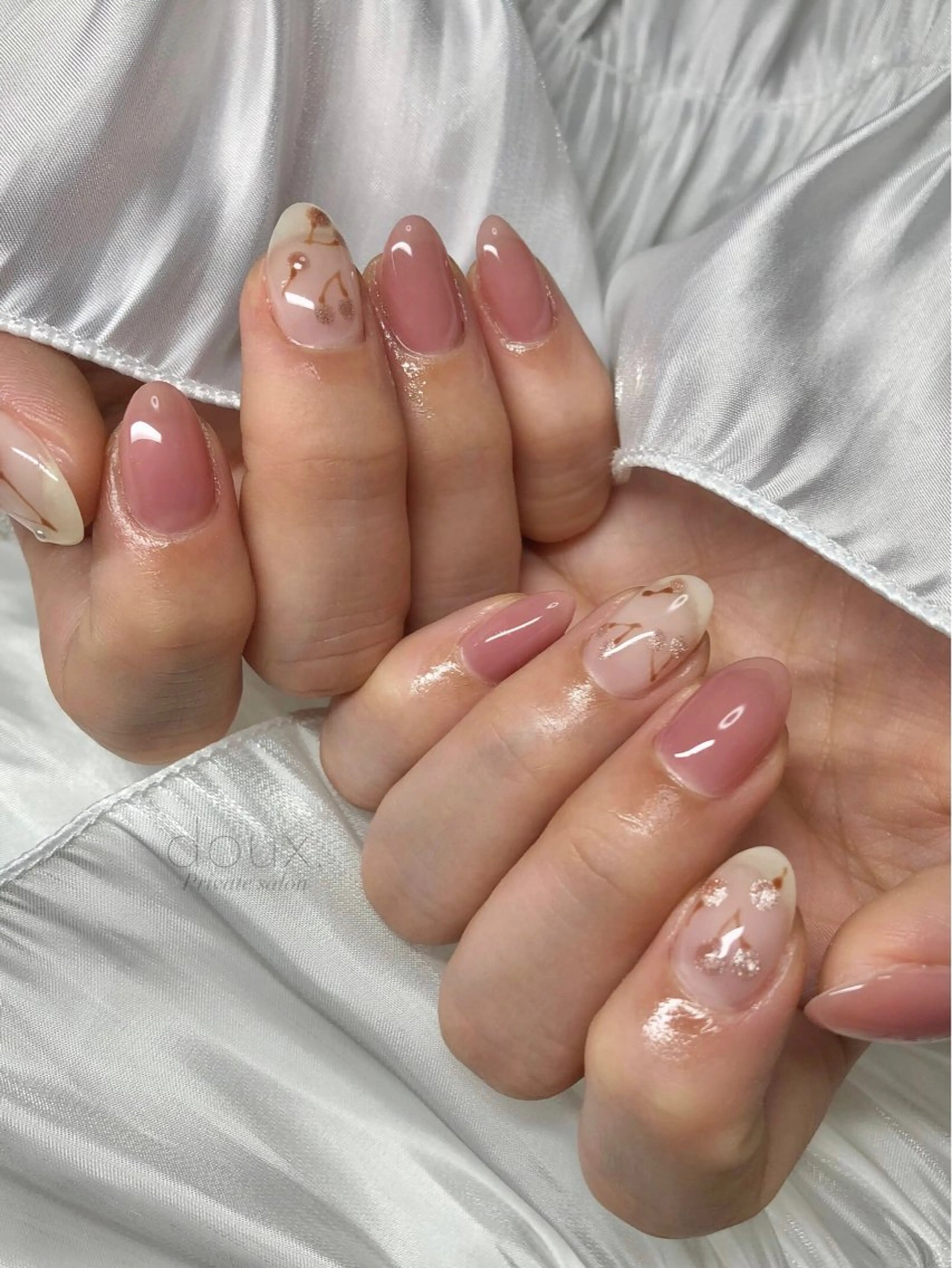 ネイル 桜ネイル 韓国ネイル マグネットネイル ニュアンスネイル ピンク ハンドネイル doux. nailのネイルデザイン