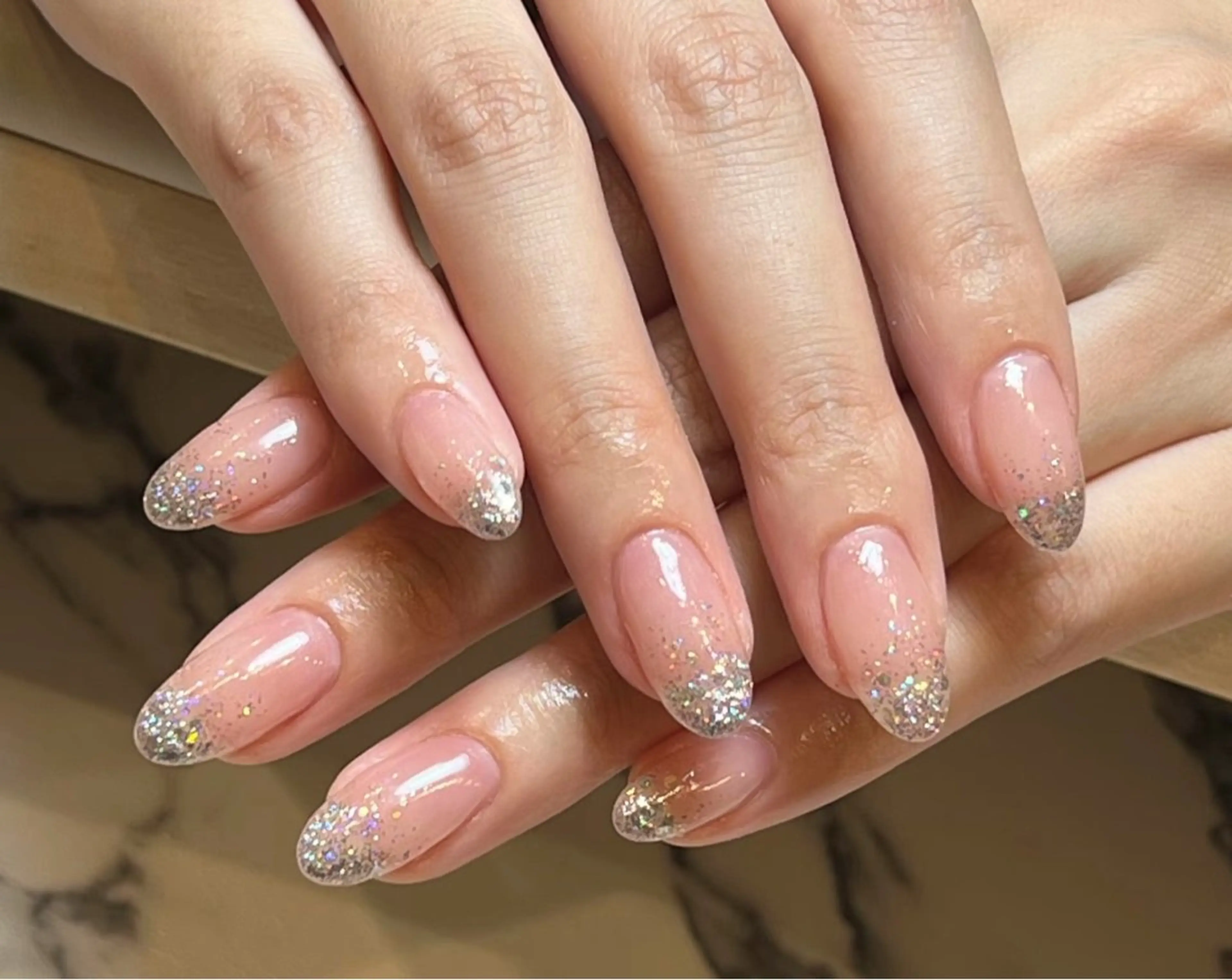 【お爪に優しいフィルイン込み】ハンドラメグラ🤍の写真