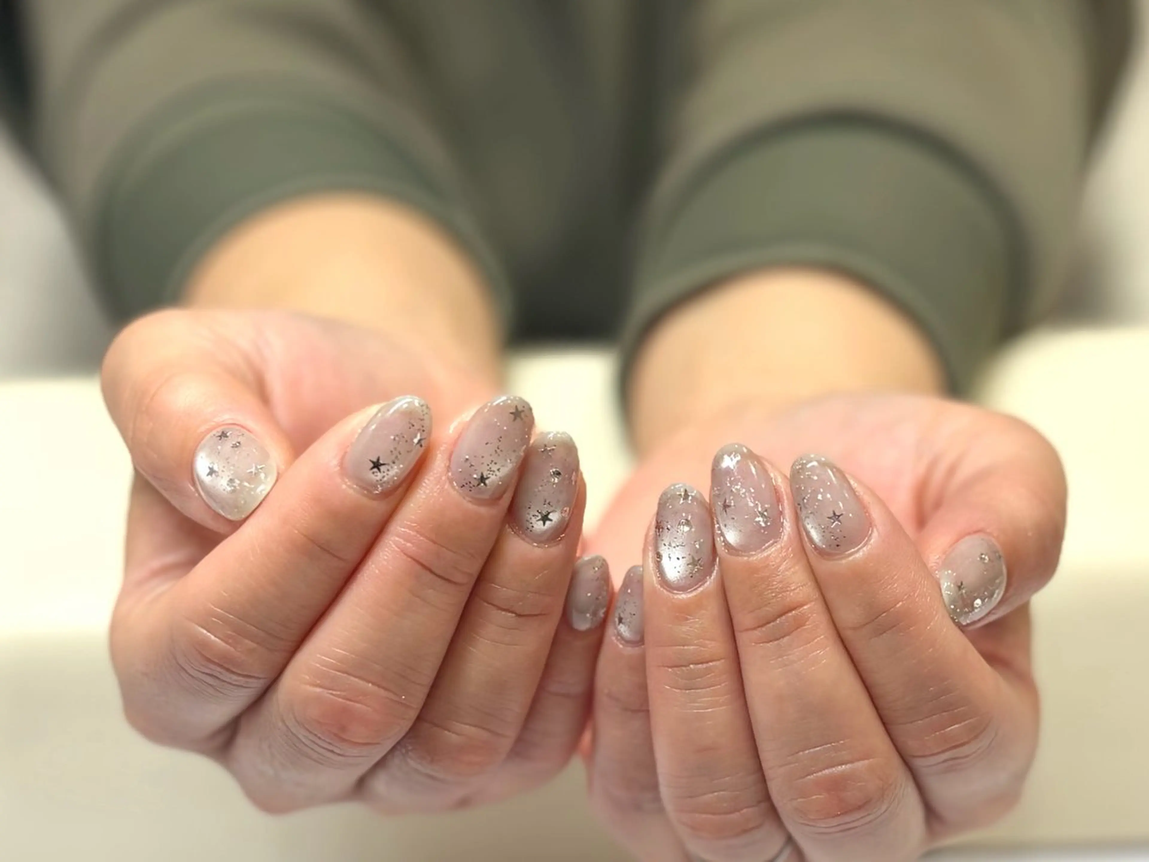 ネイル ラメ(グリッター) マグネットネイル シルバー SAKI .のネイルデザイン