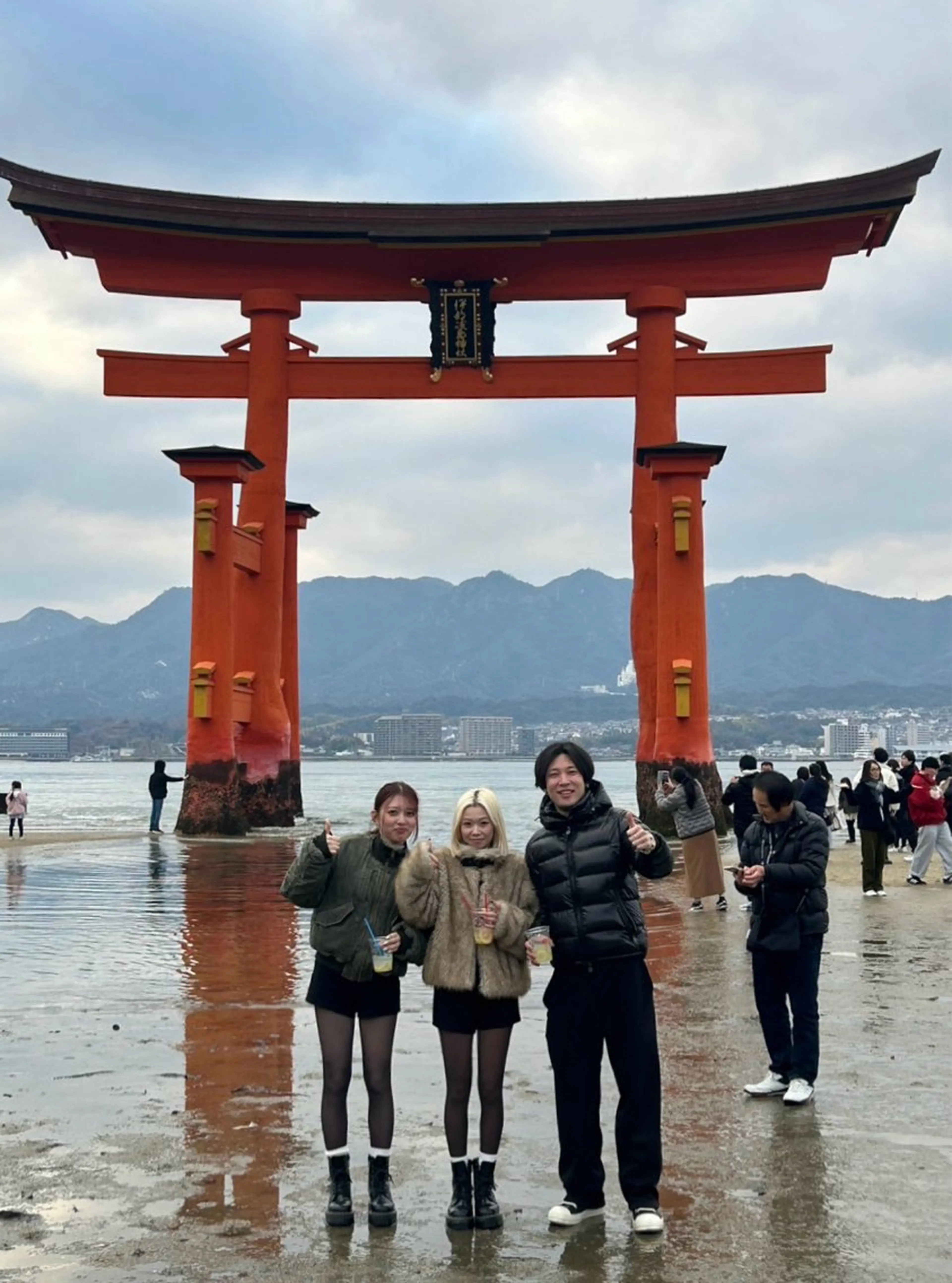 ミディアム カット ヘアカラー トリートメント えり 堀江/ボブ /レイヤー/艶髪のヘアスタイル