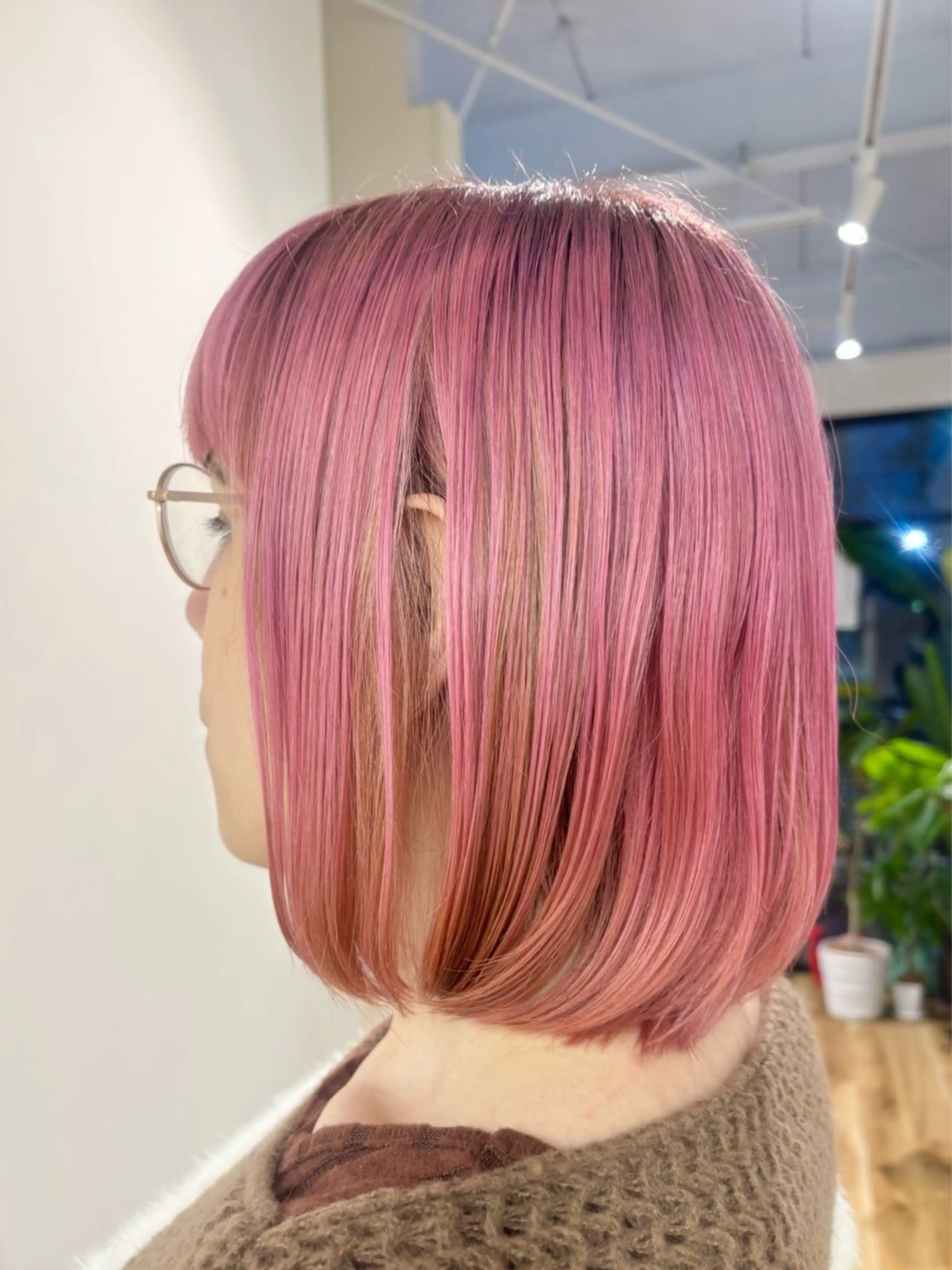 ミディアム カラー 古川 琴美のヘアスタイル