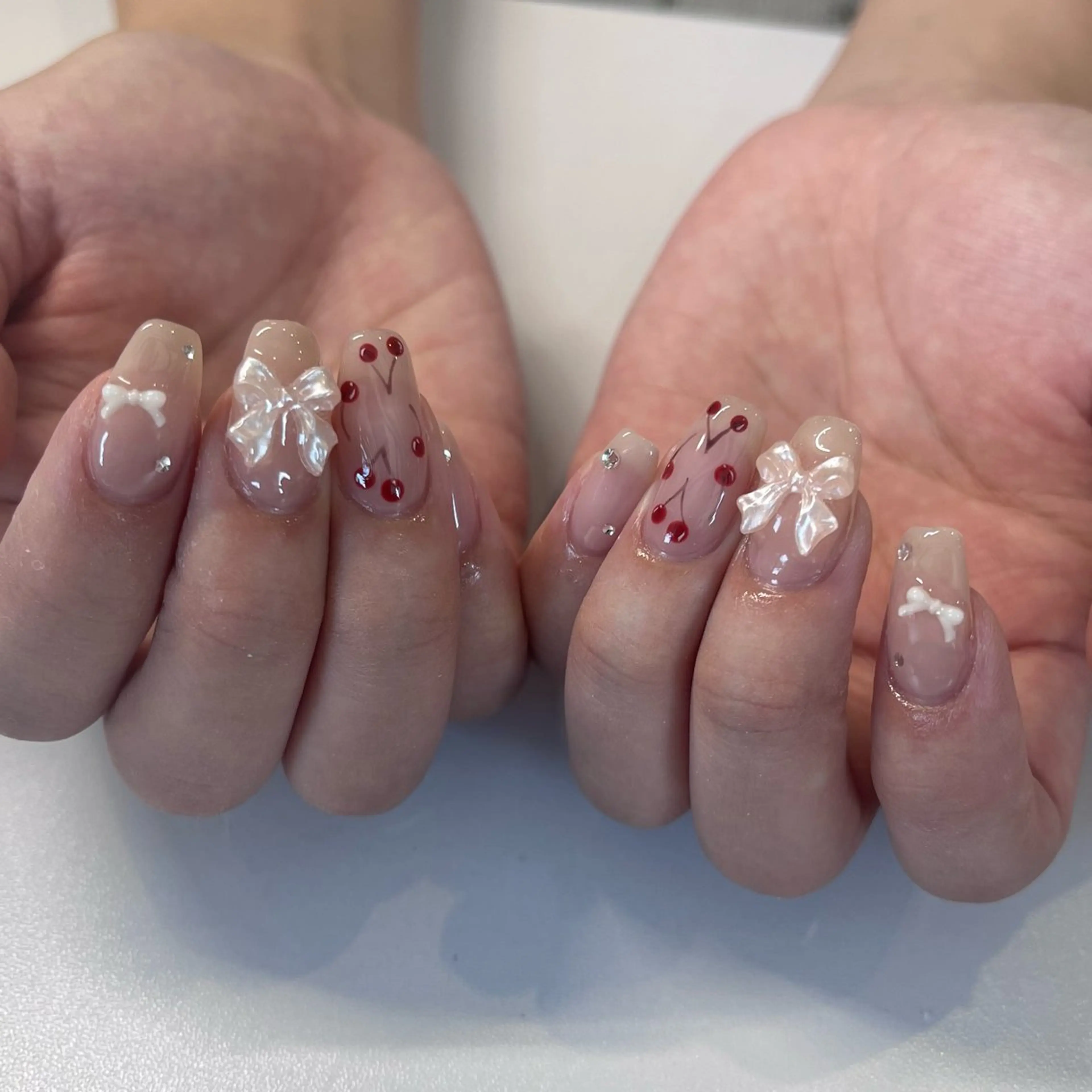 ネイル NAO🐰🎀 ちゅるん⌇パラジェルのネイルデザイン