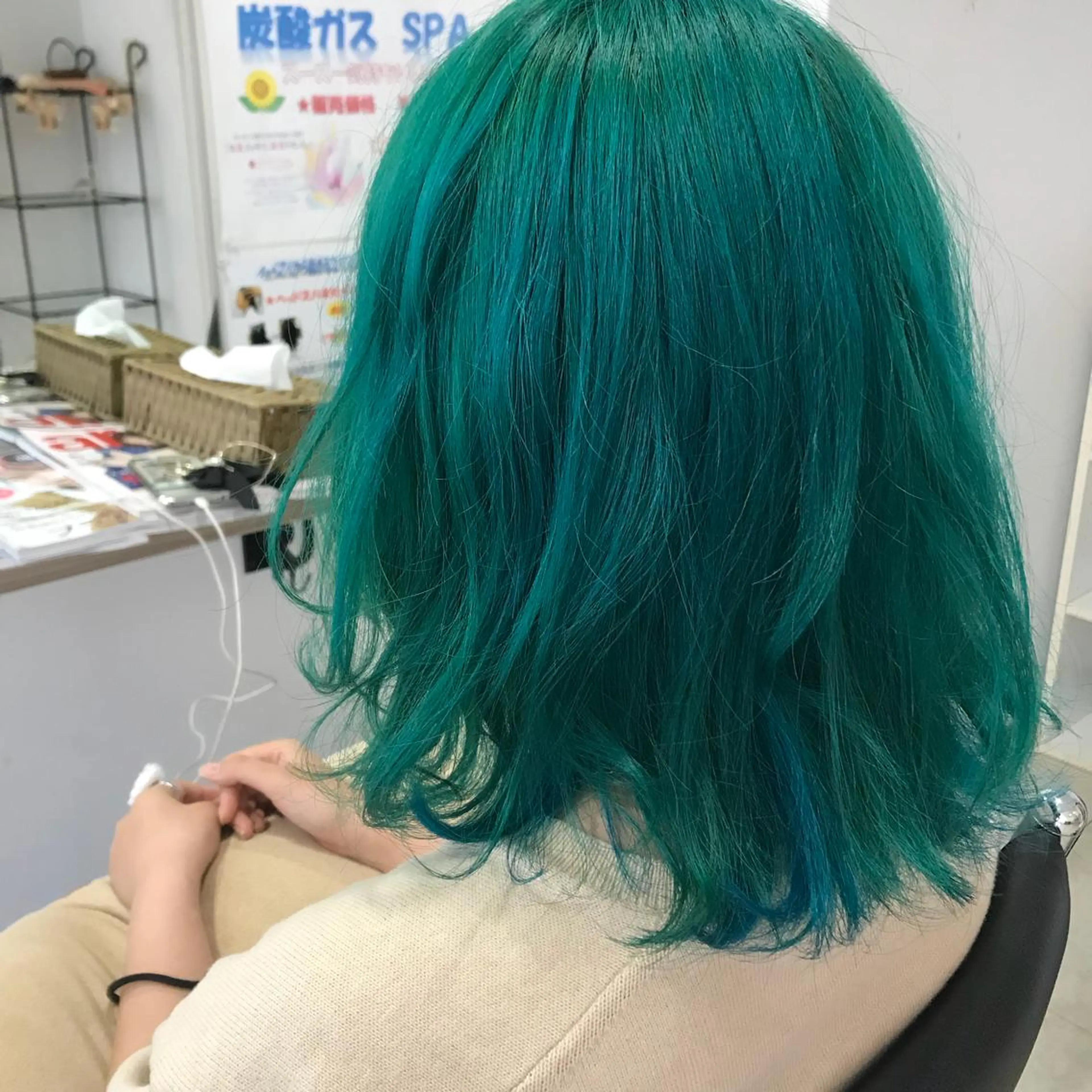 ミディアム カラー ブリーチ 長谷川 誠志のヘアスタイル